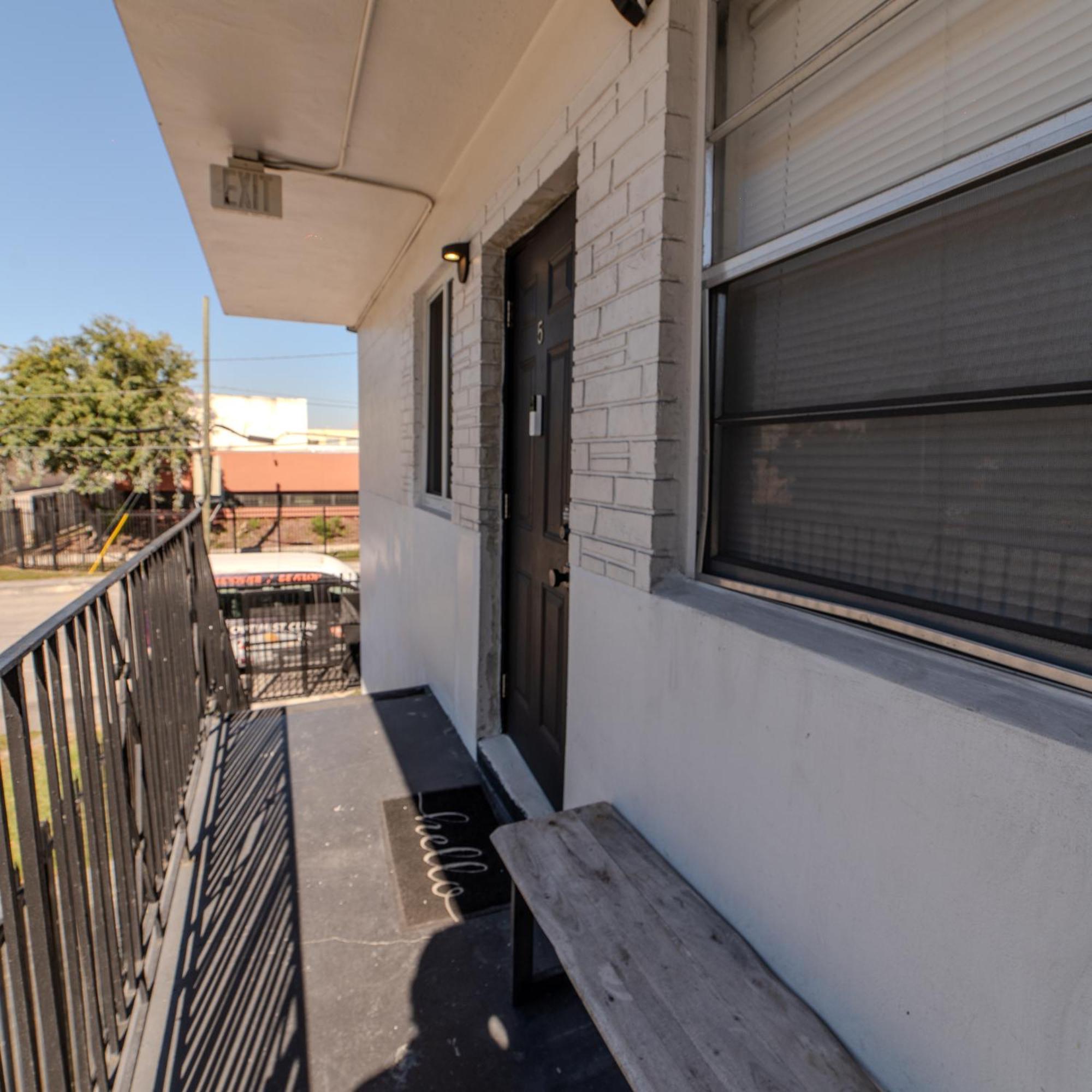 Apartment Queens Cozy Near Downtown Airport *