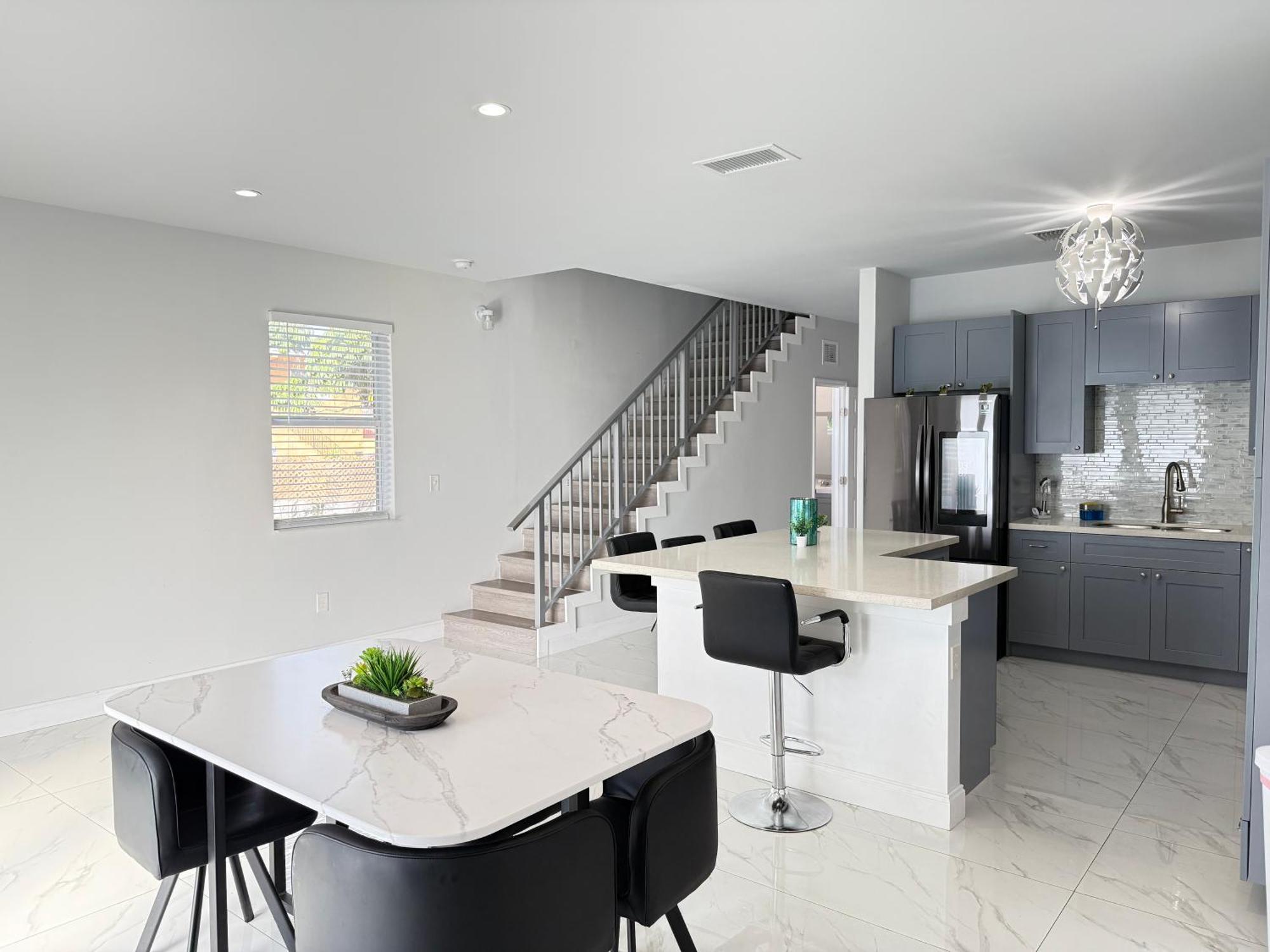 Modern Retreat, Hot Tub And Gazebo Oasis Miami