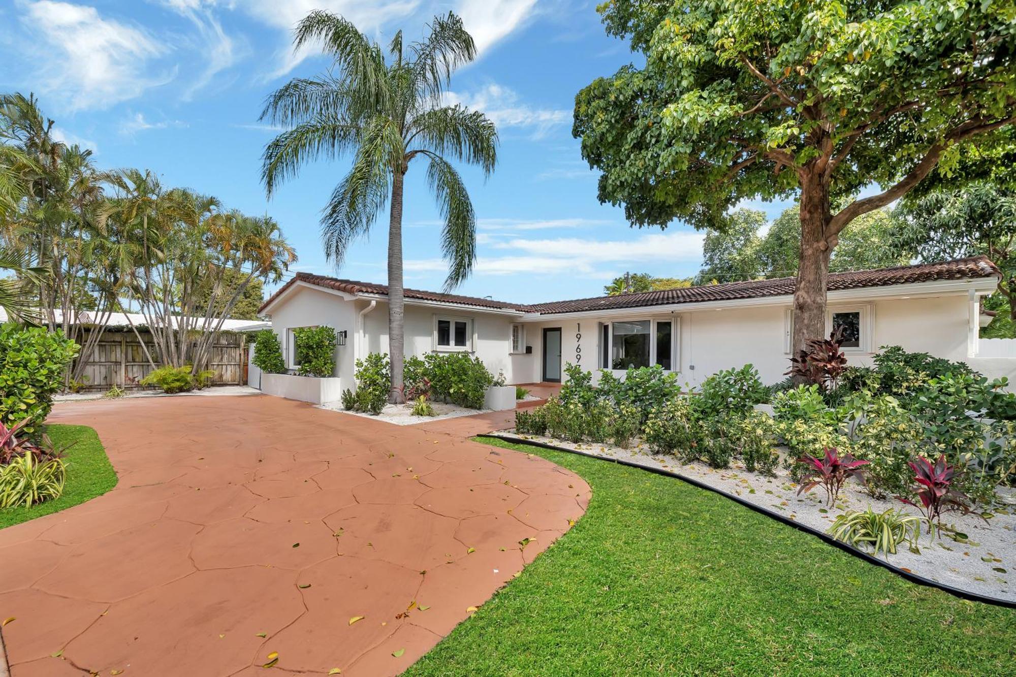 Gated Blanca 5br 3ba With Heated Pool & Bbq * Miami