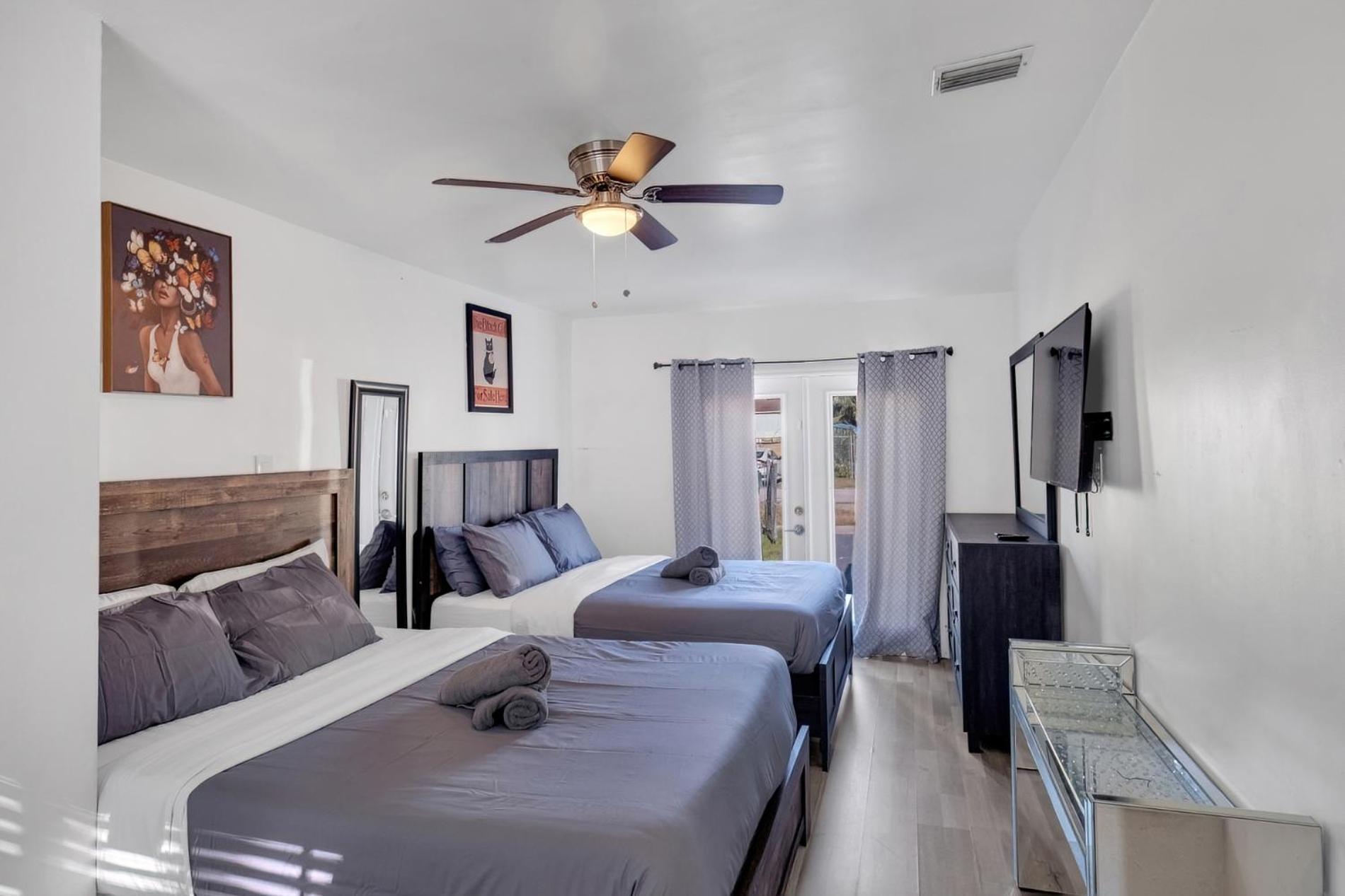 Casa de férias Happy House Miami! Same Name Everywhere - 3 Bedroom House - 1 King - 3 Queens Miami