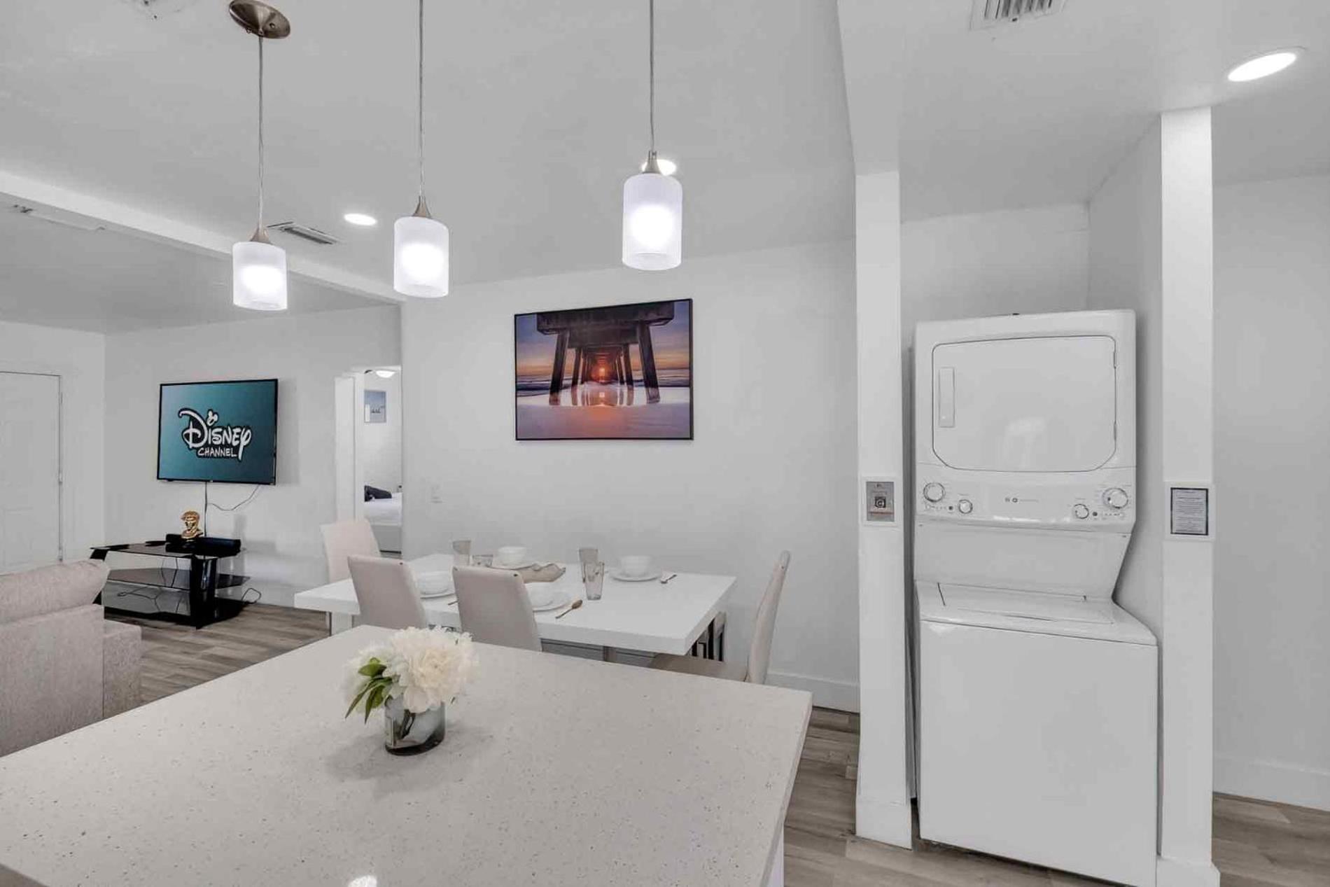 Happy House Miami! Same Name Everywhere - 3 Bedroom House - 1 King - 3 Queens Casa de férias
