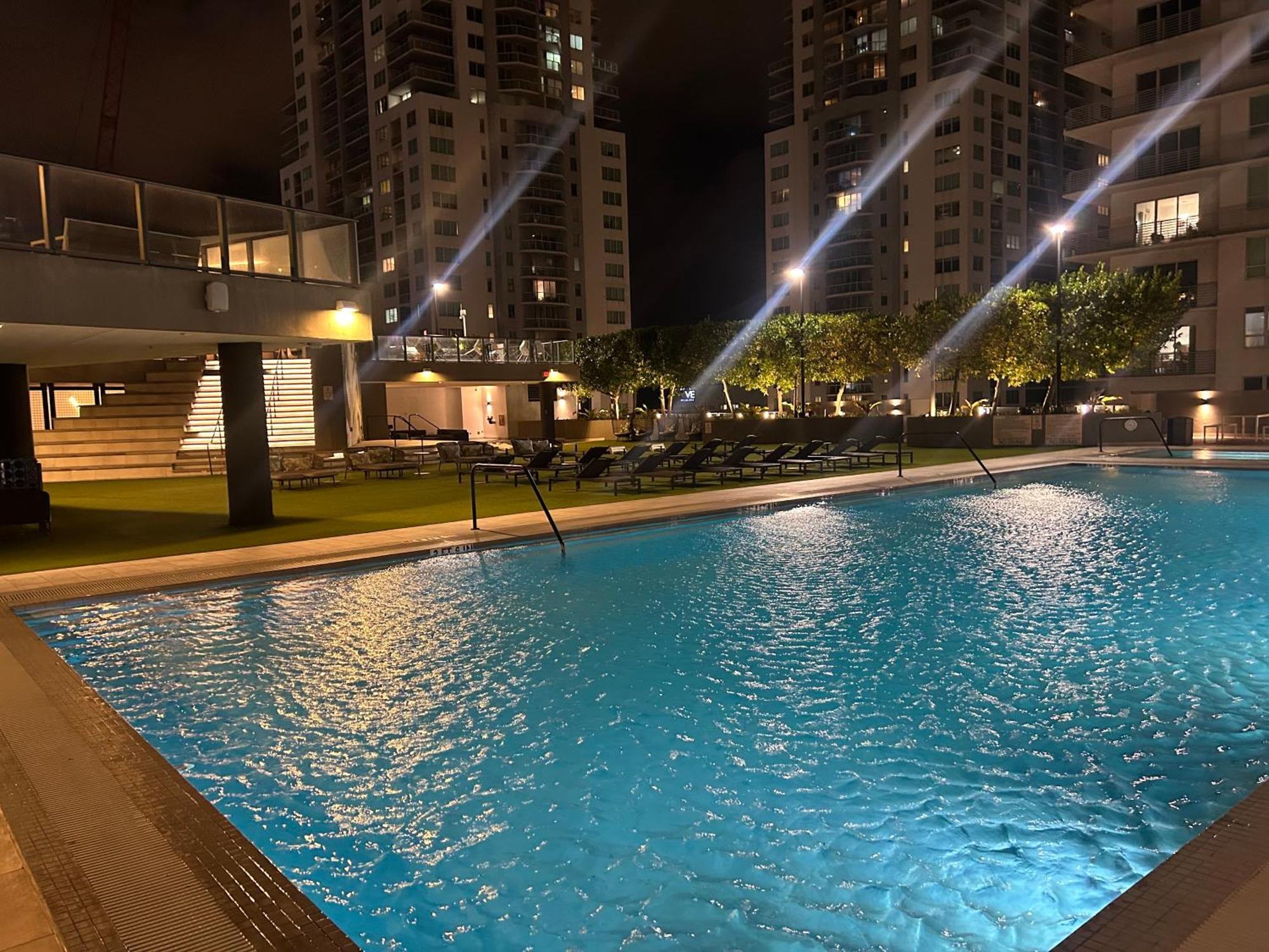 Luxury High Rise Apartamento *