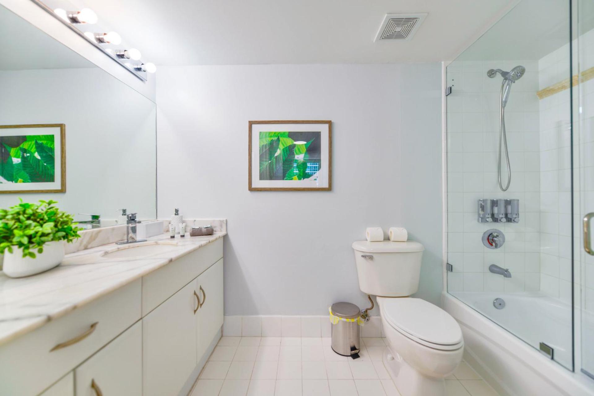 Exquisite High Floor At Brickell With Pool Apartment