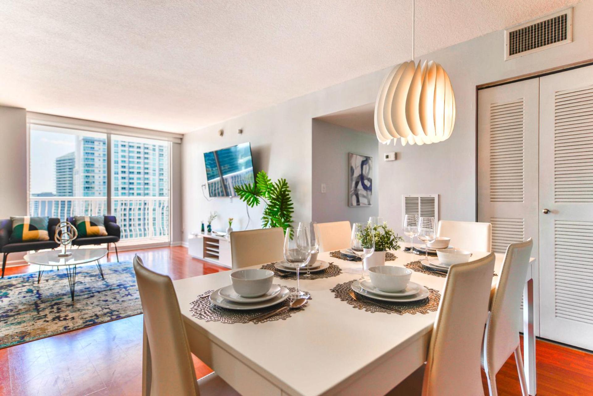 Exquisite High Floor At Brickell With Pool