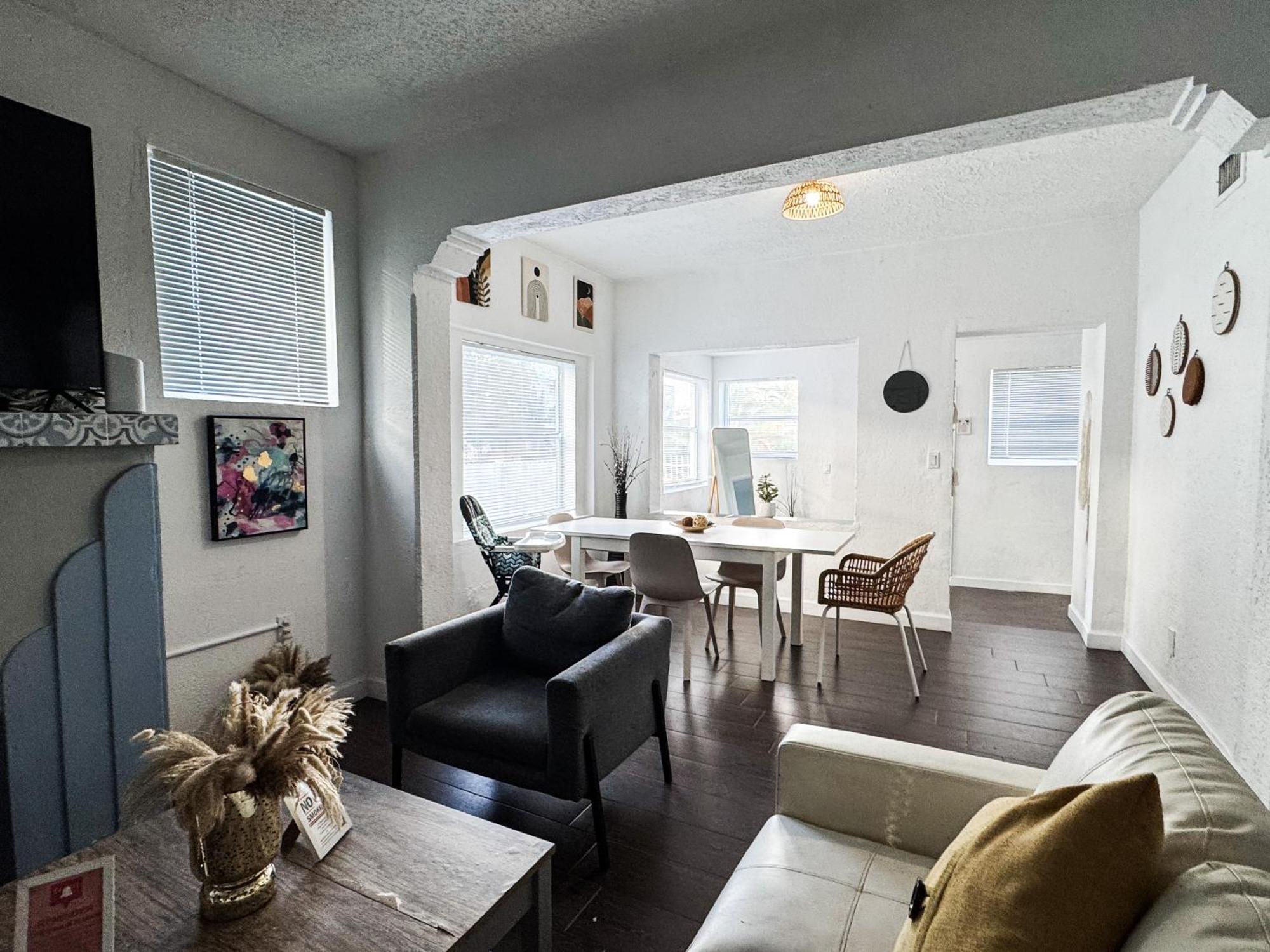Dos Casitas Design District #1 - 3 Bedroom House Holiday home *