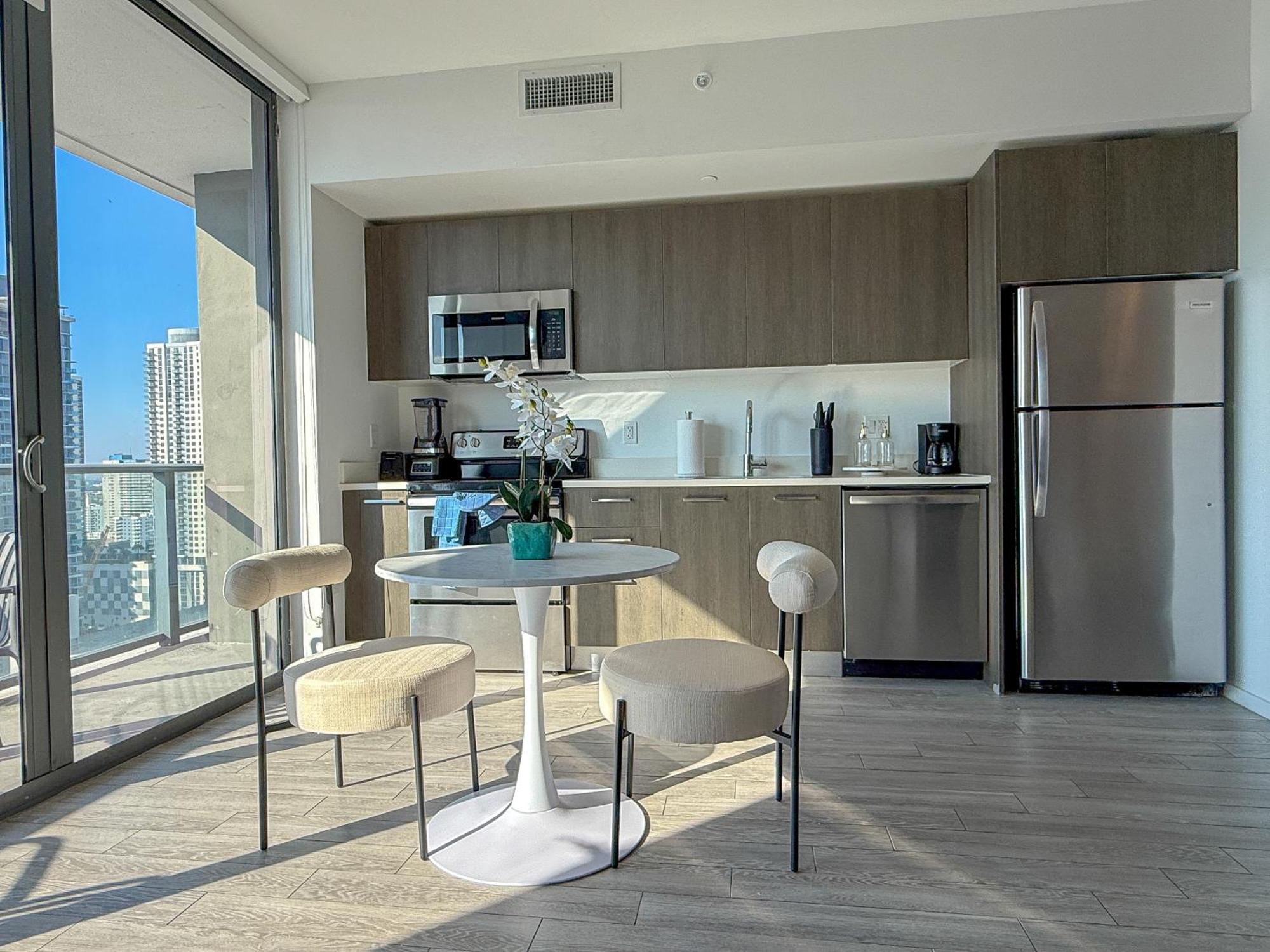 Luxury Loft- Free Parking- Ocean View, Brickell Downtown *