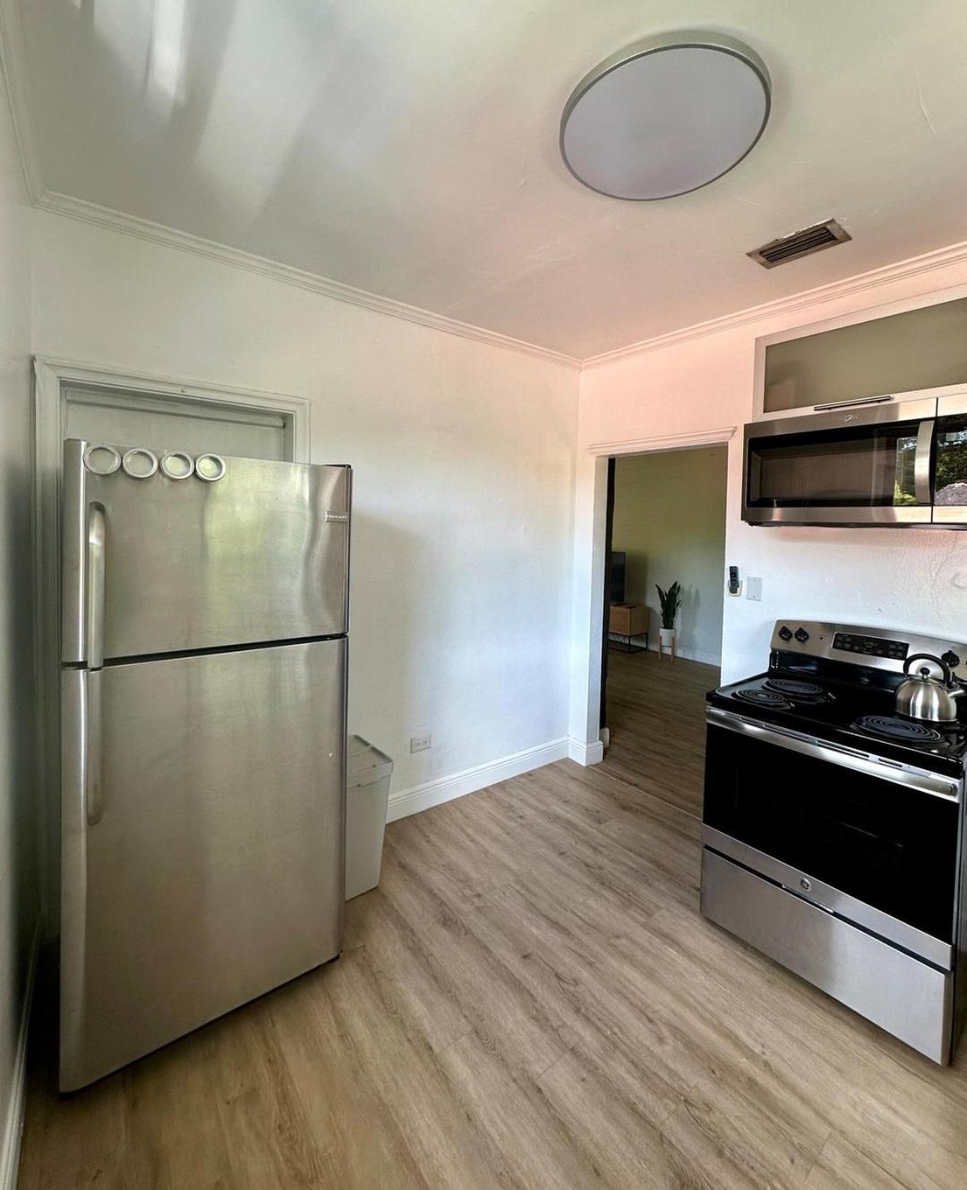 Holiday home Spacious Free Parking Great Location