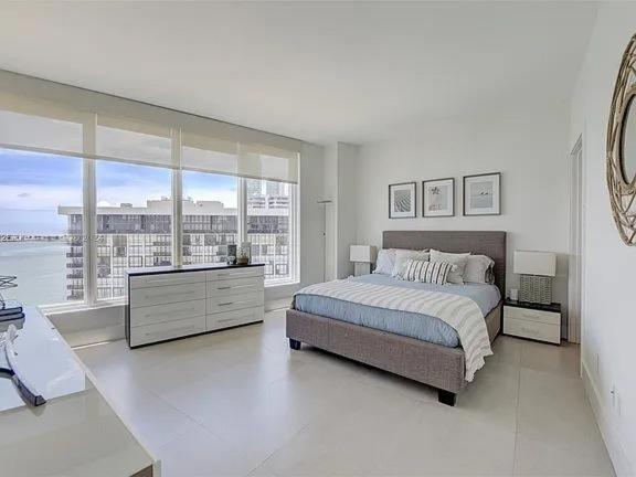 Spacious Corner With Stunning Bay Views Apartamento