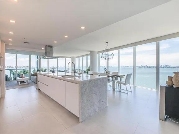 Spacious Corner With Stunning Bay Views Apartamento *