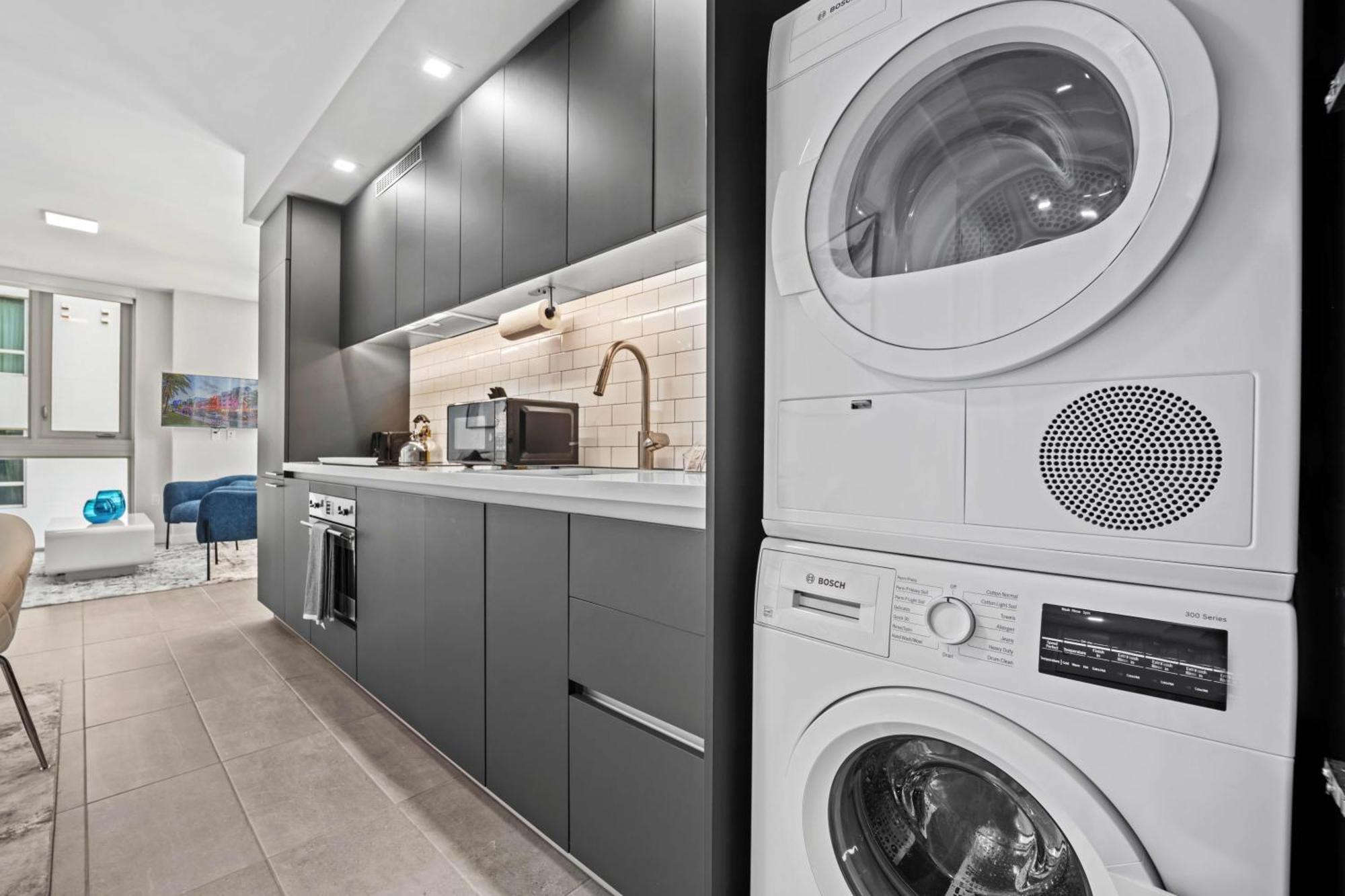 - Casiola Studio's - Near Cruise Terminal, Bayfront Park And Kaseya Center * Miami