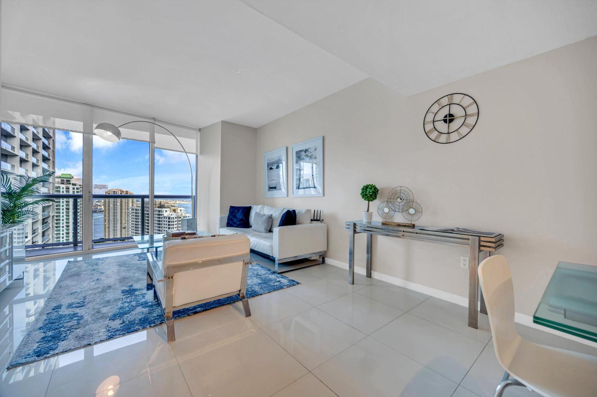 High Floor Icon Brickell Bay & Pool View 5 Star Apartment Miami