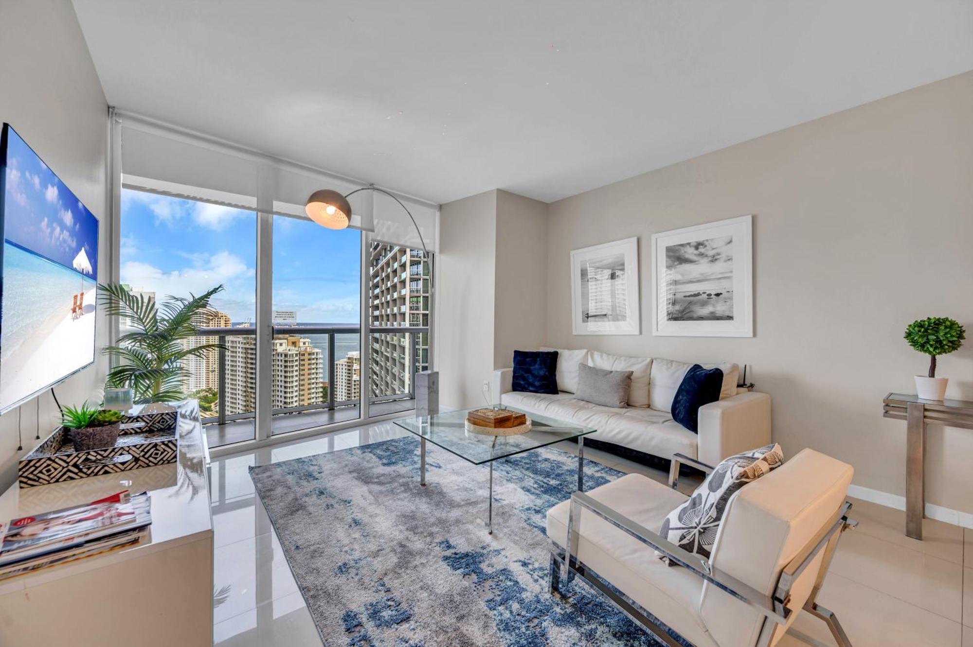 High Floor Icon Brickell Bay & Pool View 5 Star