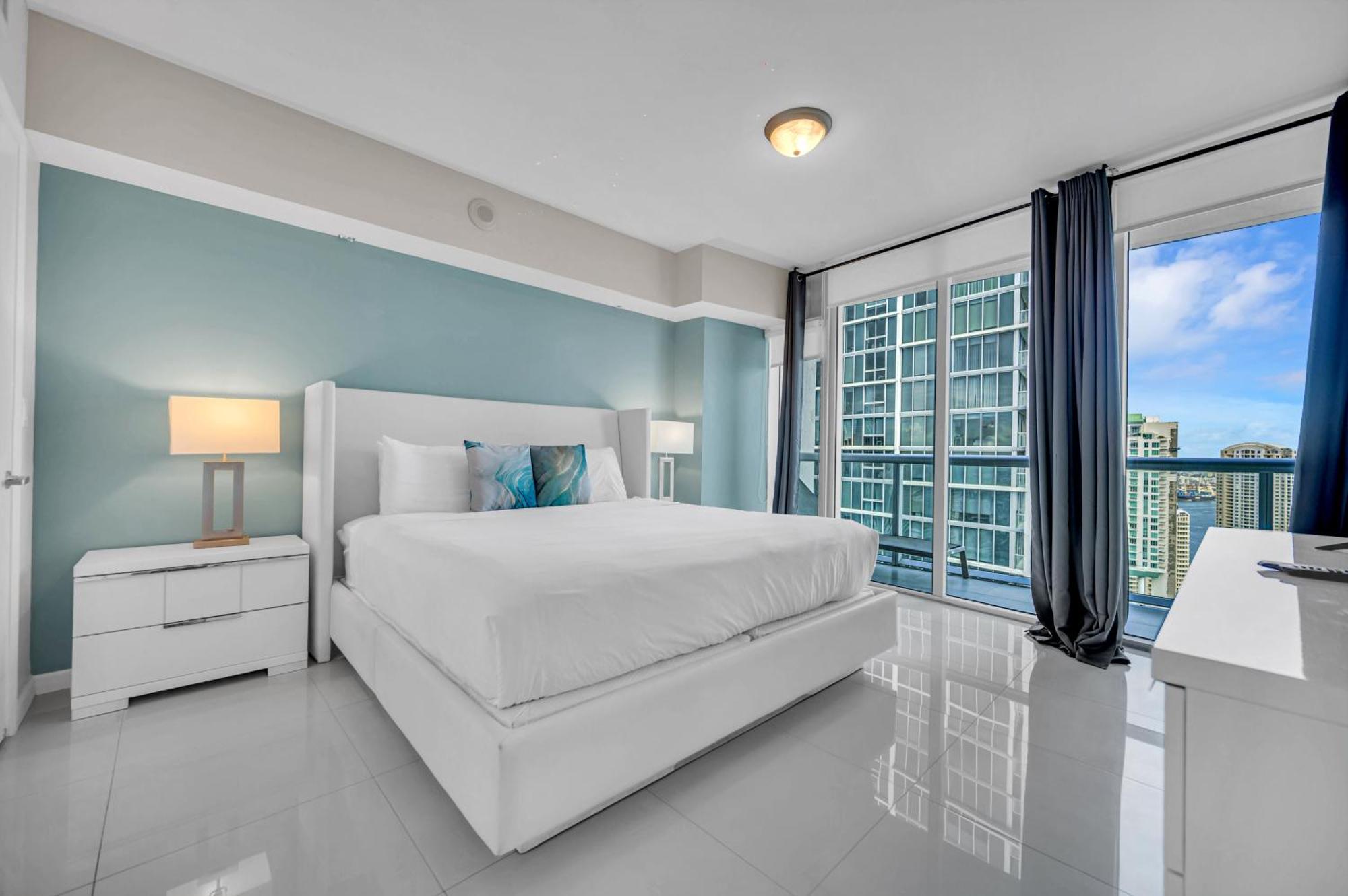 Apartment High Floor Icon Brickell Bay & Pool View 5 Star