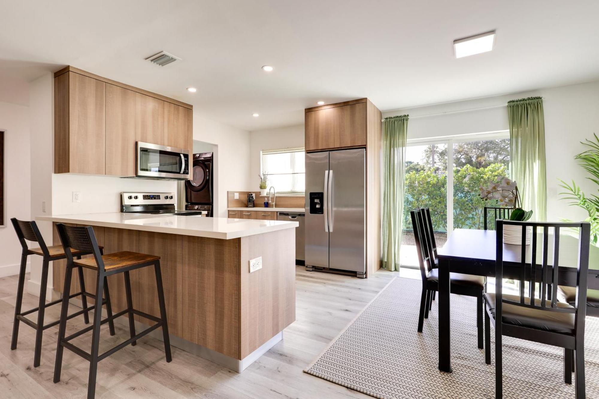 Spacious And Serene Walk To Metrorail! Holiday home