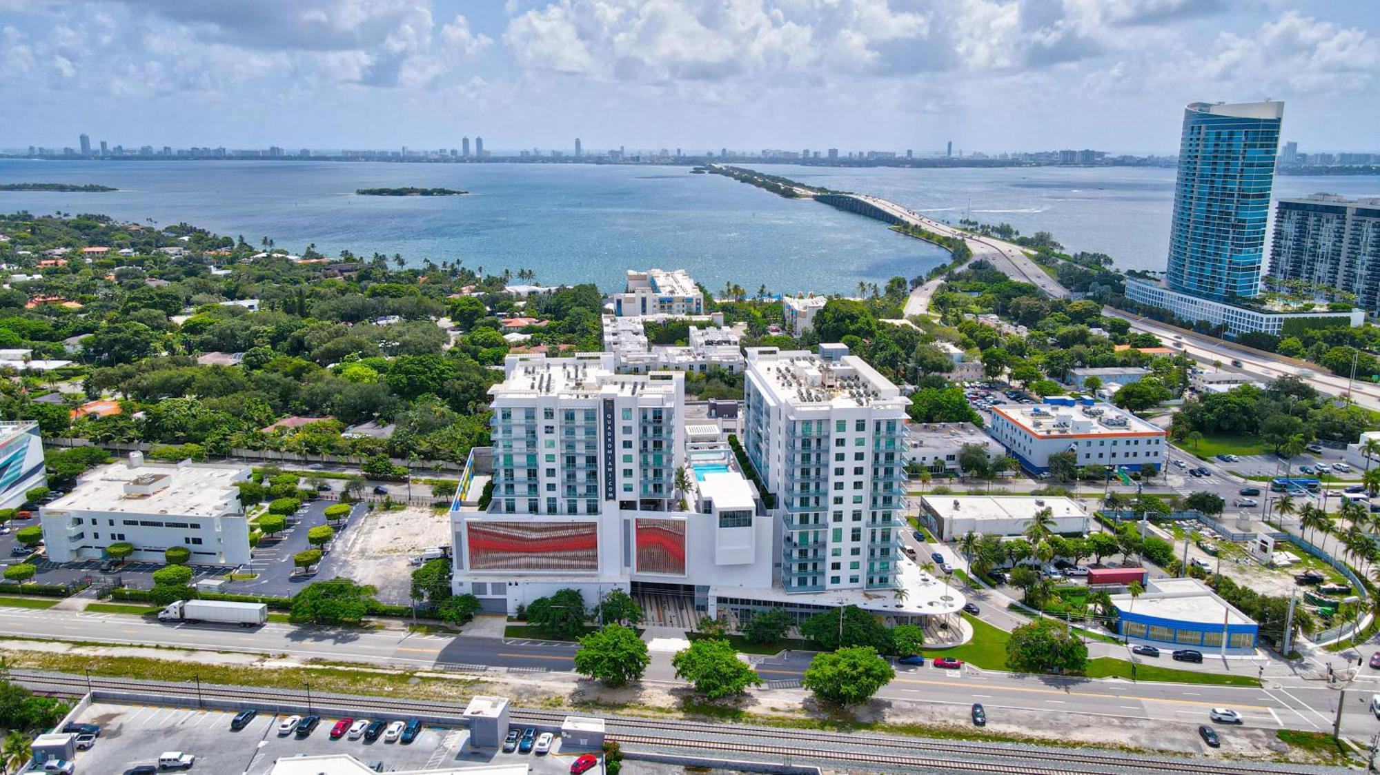3900-902ch Design District, 2 Bedrooms & 2 Bathrooms *