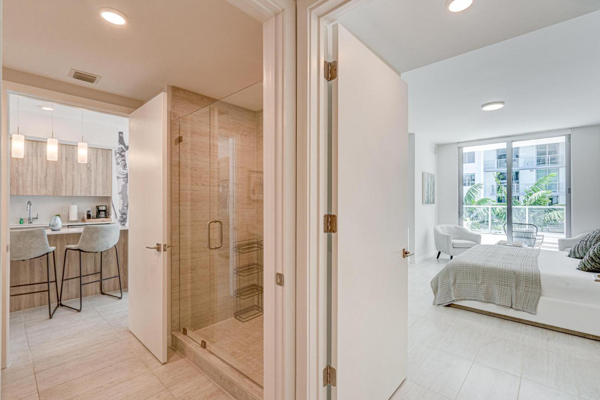 Apartment 3900-719jc Design District, 1 Bedroom /1 Bathroom & Bayvie *
