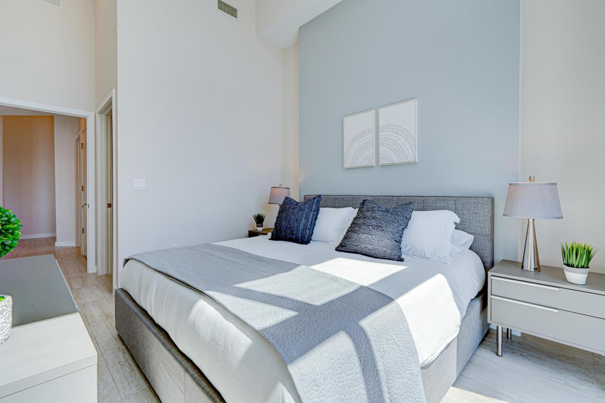 Apartment 3900-502gj Design District, 2 Bedrooms & 2 Bathrooms *
