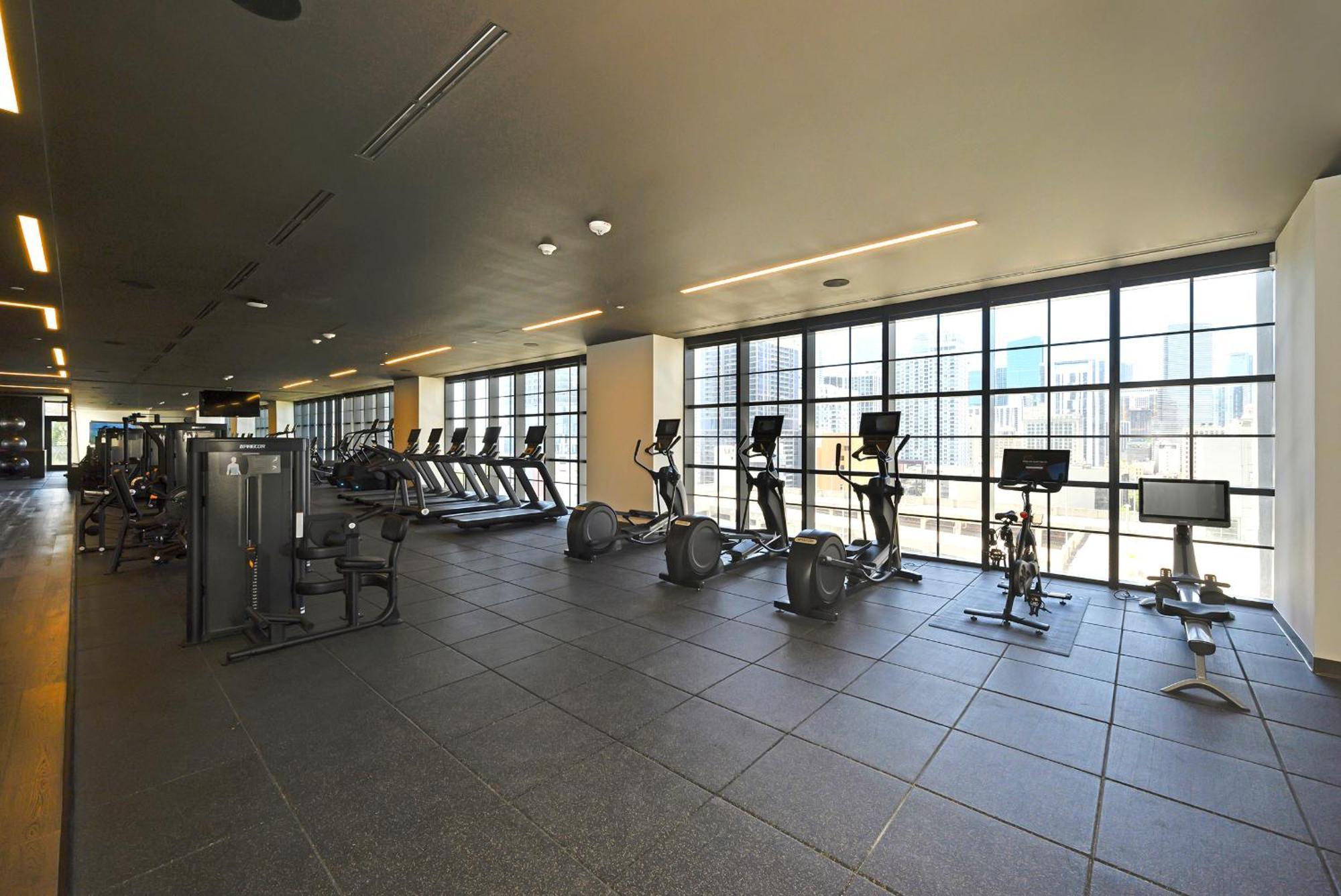 Stylish One Bedroom Steps From Kaseya Center & Port Of Miami- Daily Fee And Parking Not Included