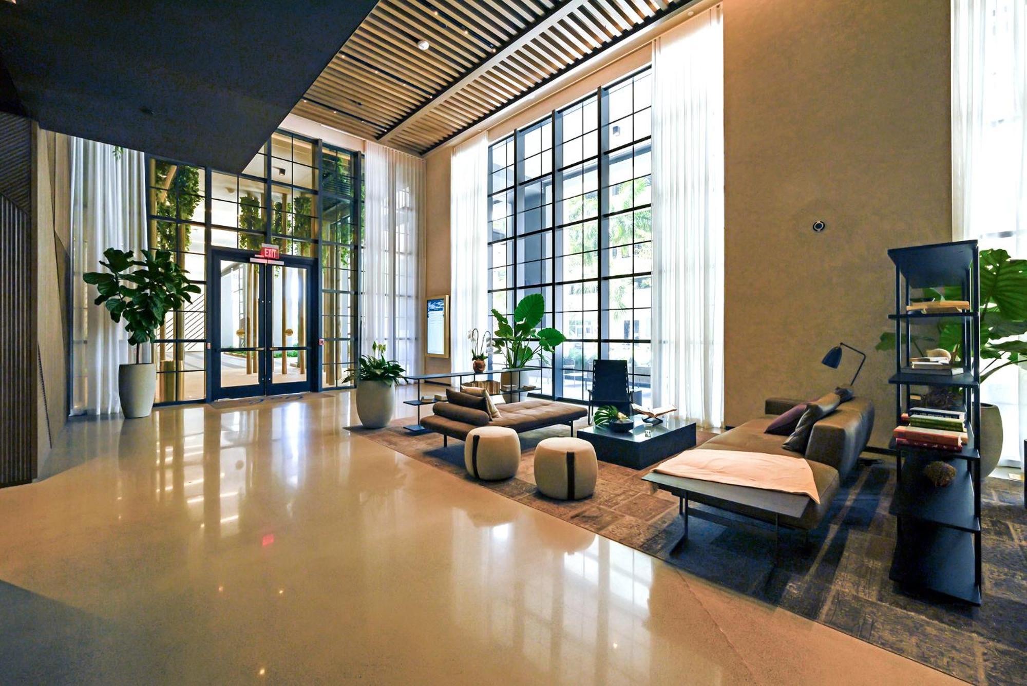Apartment Stylish One Bedroom Steps From Kaseya Center & Port Of Miami- Daily Fee And Parking Not Included Miami