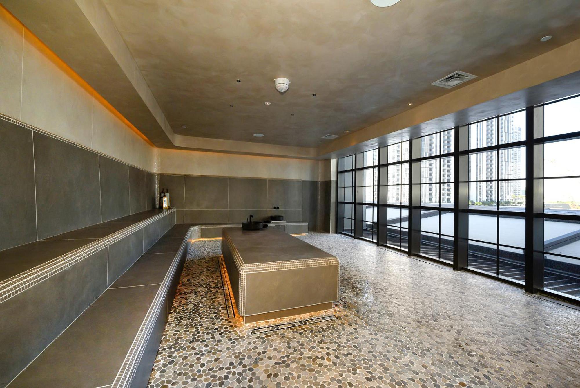 Stylish One Bedroom Steps From Kaseya Center & Port Of Miami- Daily Fee And Parking Not Included * Miami