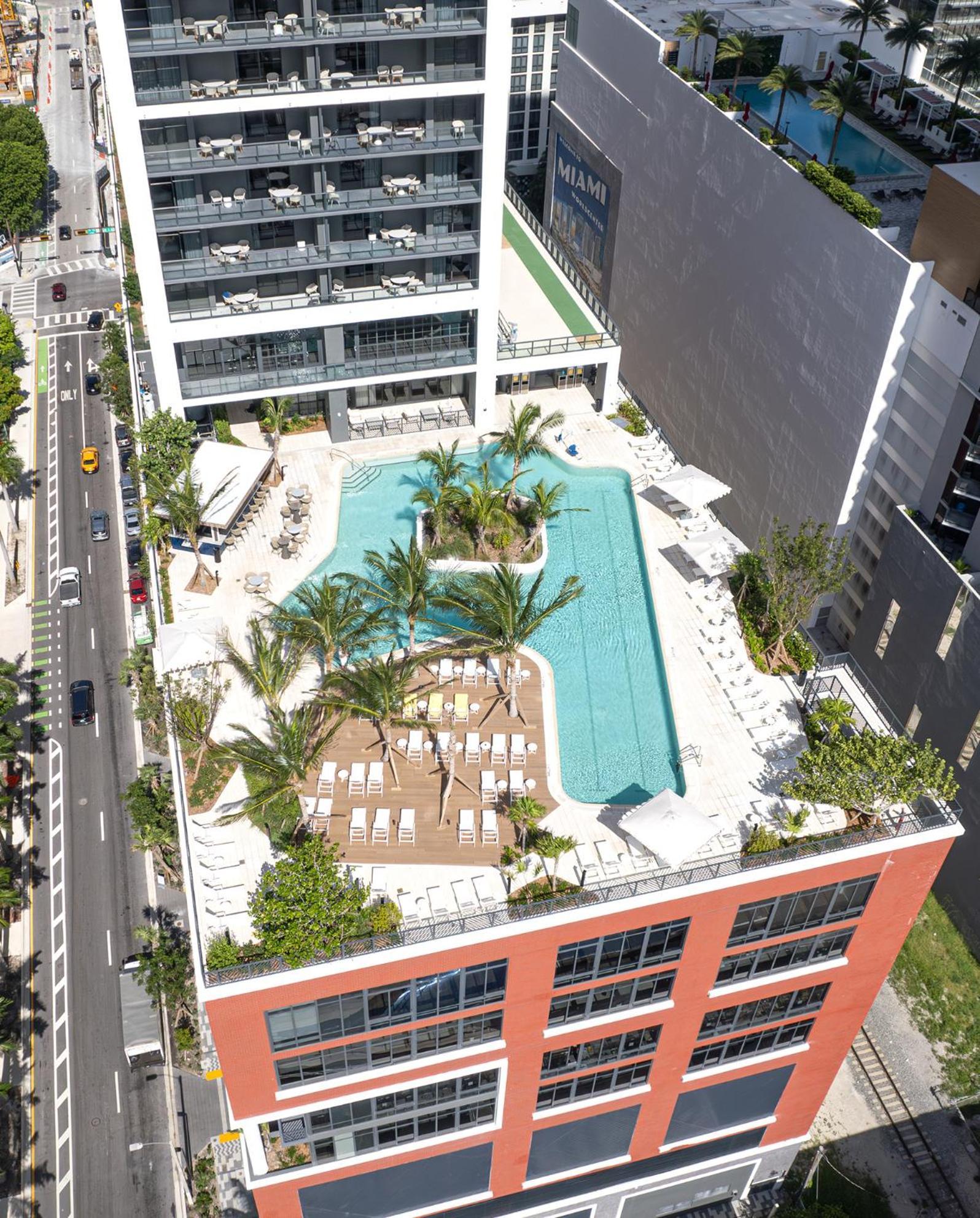 Apartment Stylish One Bedroom Steps From Kaseya Center & Port Of Miami- Daily Fee And Parking Not Included