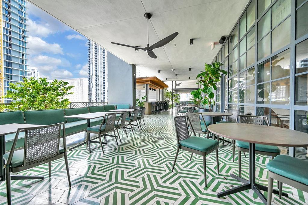 Stylish One Bedroom Steps From Kaseya Center & Port Of Miami- Daily Fee And Parking Not Included
