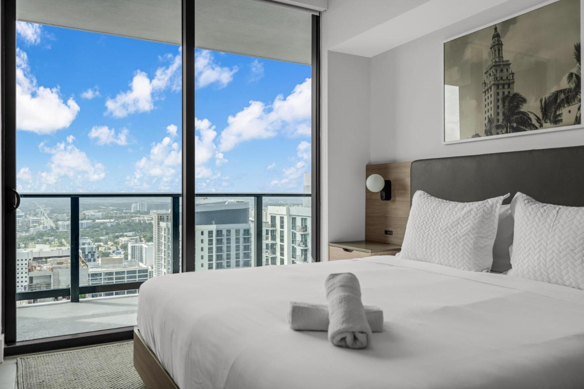 Apartment Modern 1br With Breathtaking Views Heart Of Downtown *