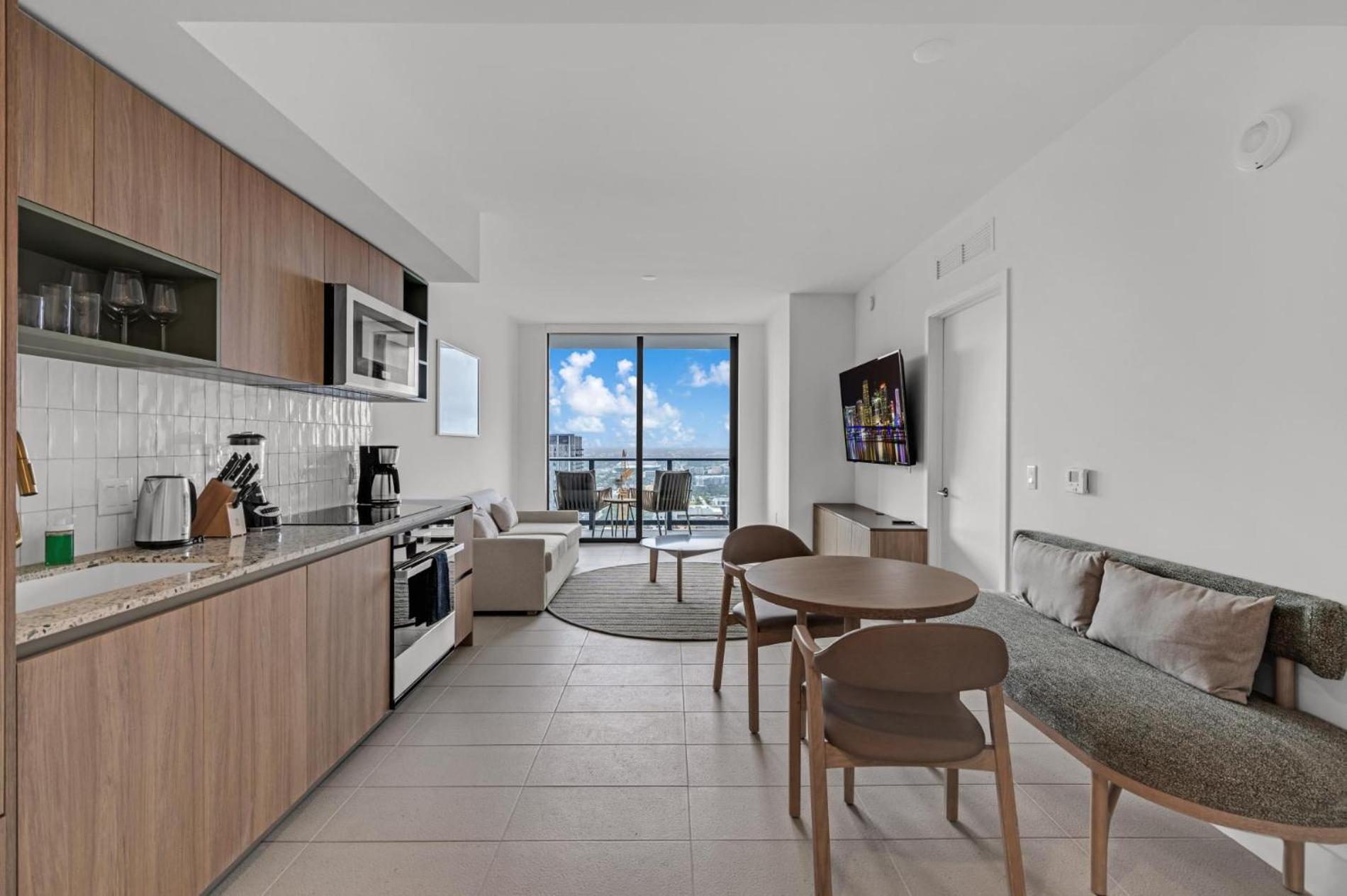 Modern 1br With Breathtaking Views Heart Of Downtown * Miami