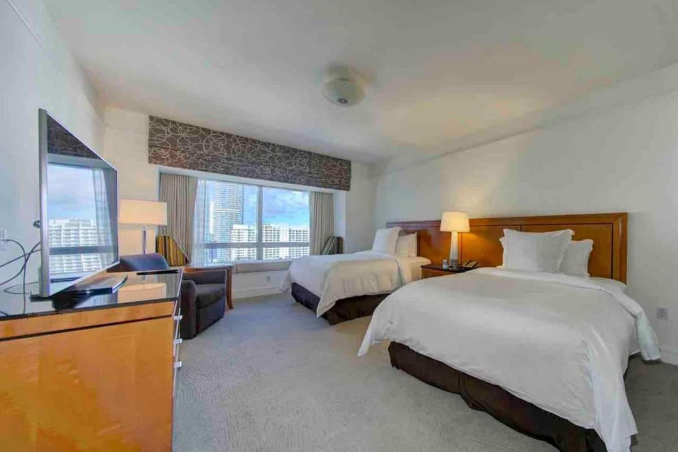 Apartment 490 Large 2 Bedroom With Gorgeous Pool Miami