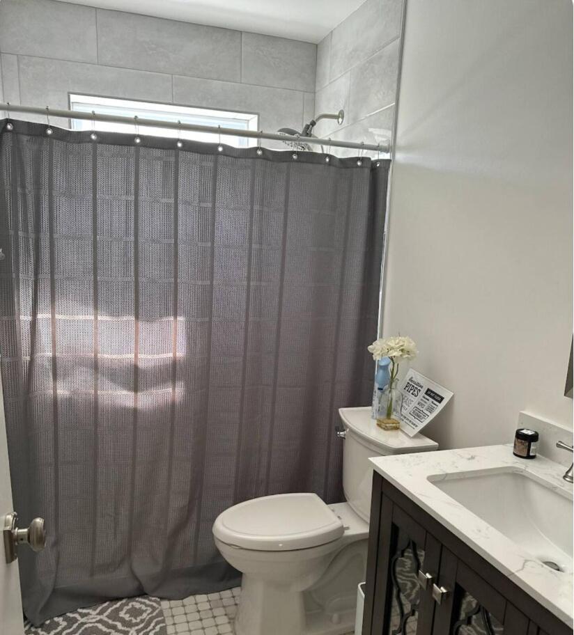 Apartment Purple Paradise Shared B2