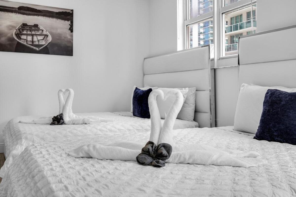 Skyline Water View 2br Free Parking Apartment