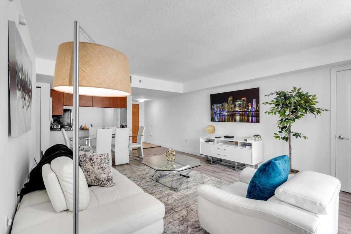 Skyline Water View 2br Free Parking Apartment Miami