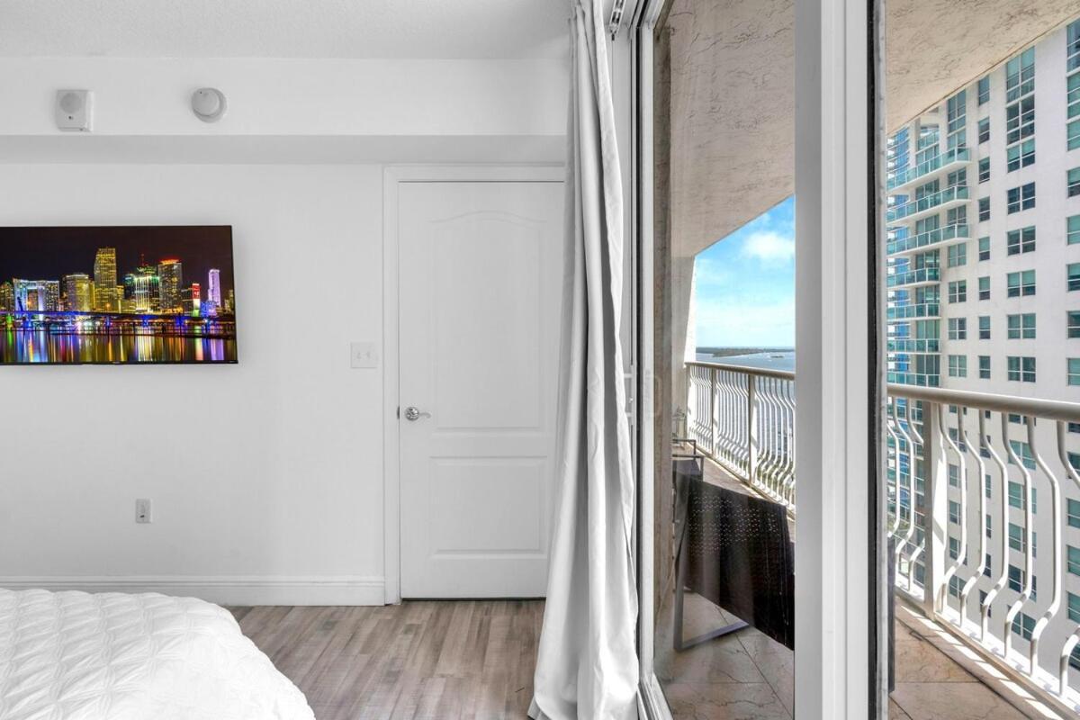 Skyline Water View 2br Free Parking Miami