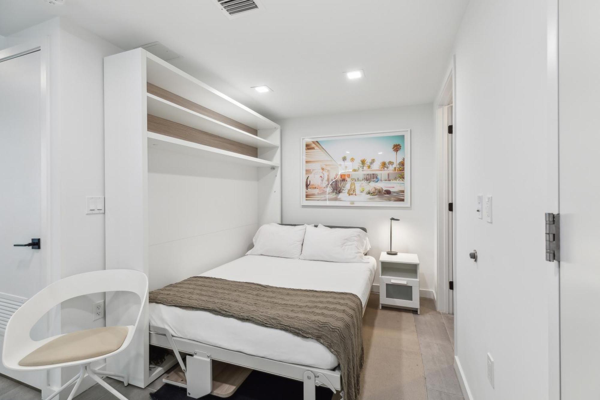 New Luxury Downtown - Gym Pool Workspace Apartment