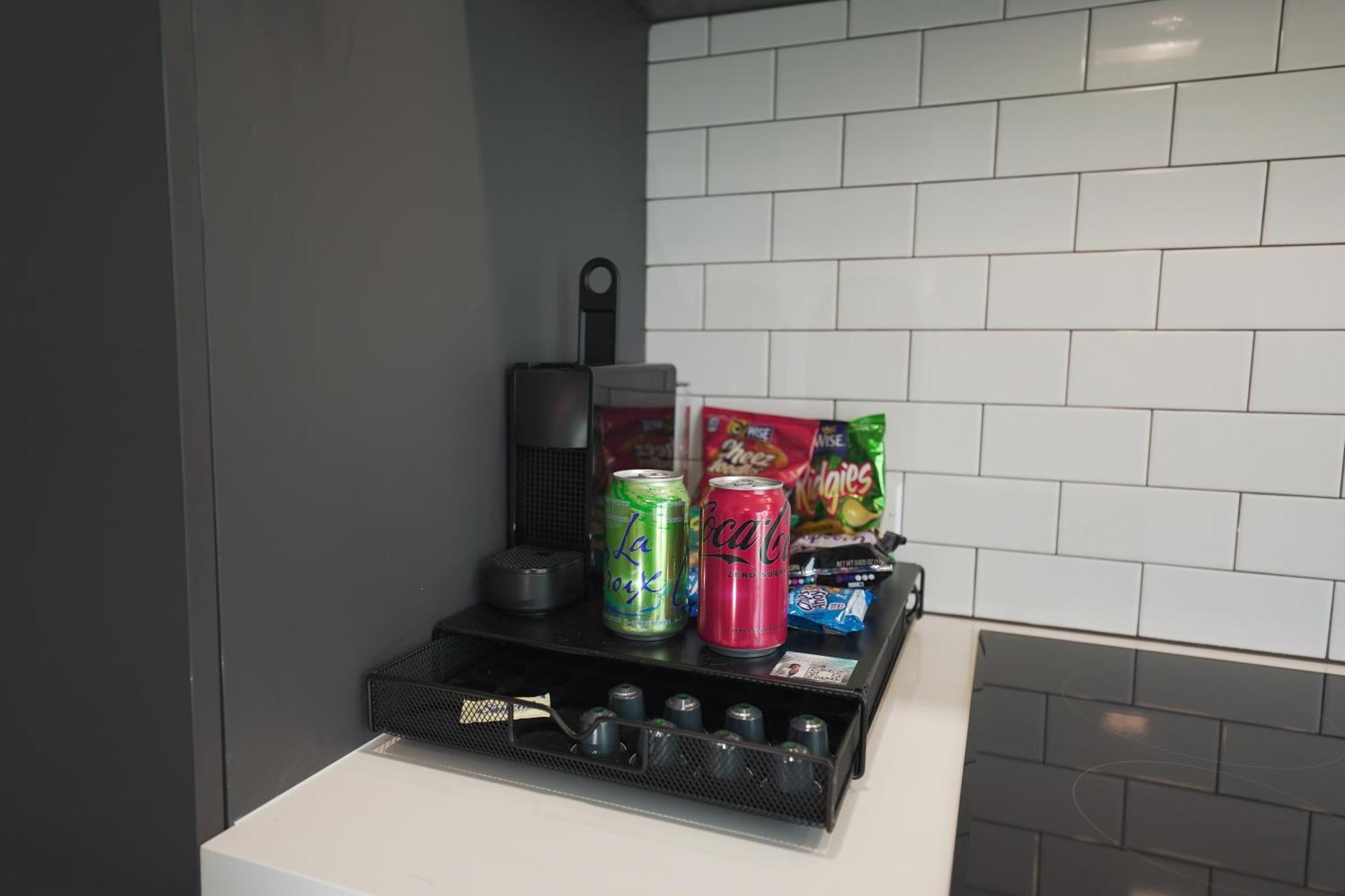 New Luxury Downtown - Gym Pool Workspace Apartment *
