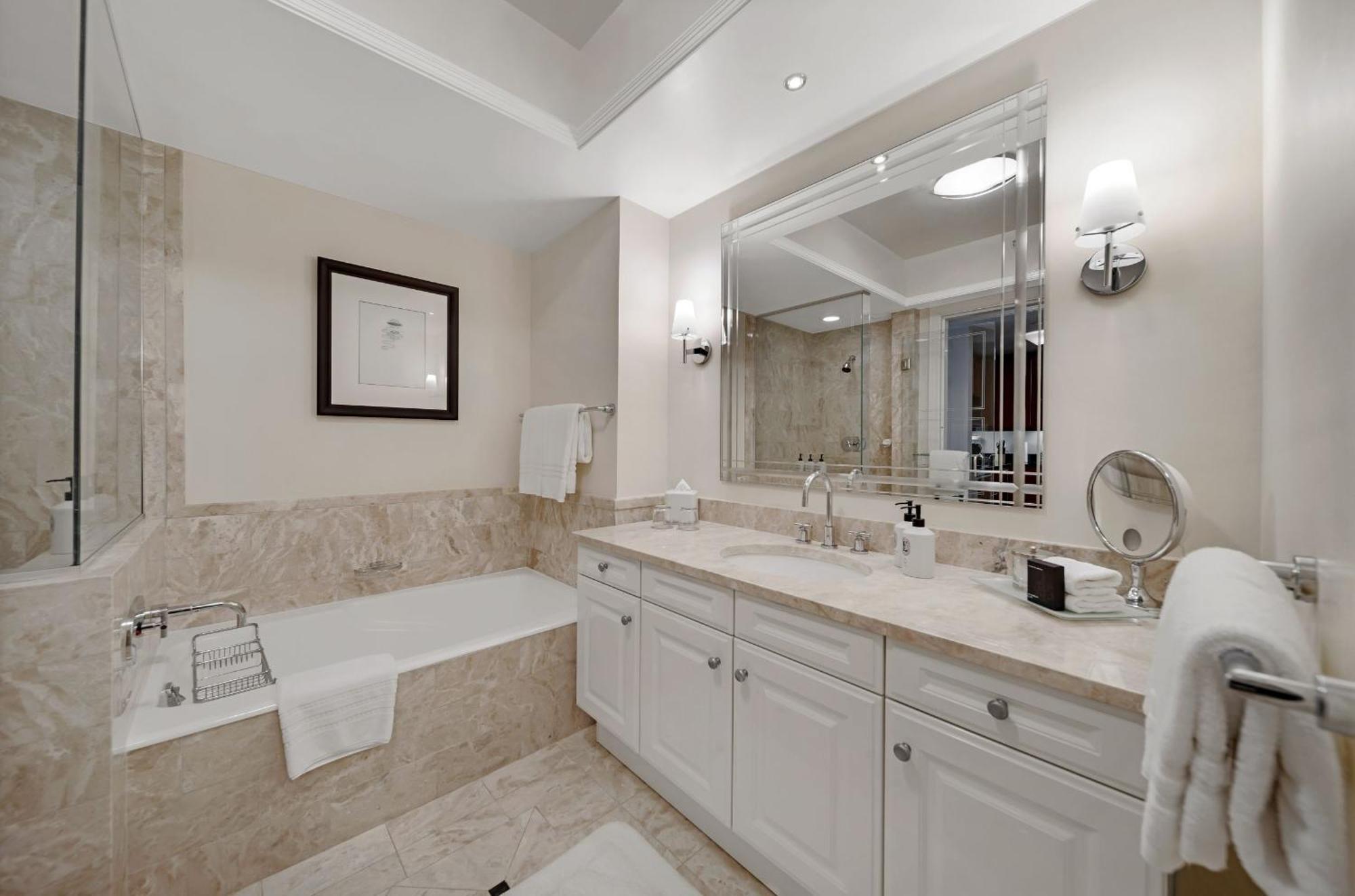Four Seasons 2br *
