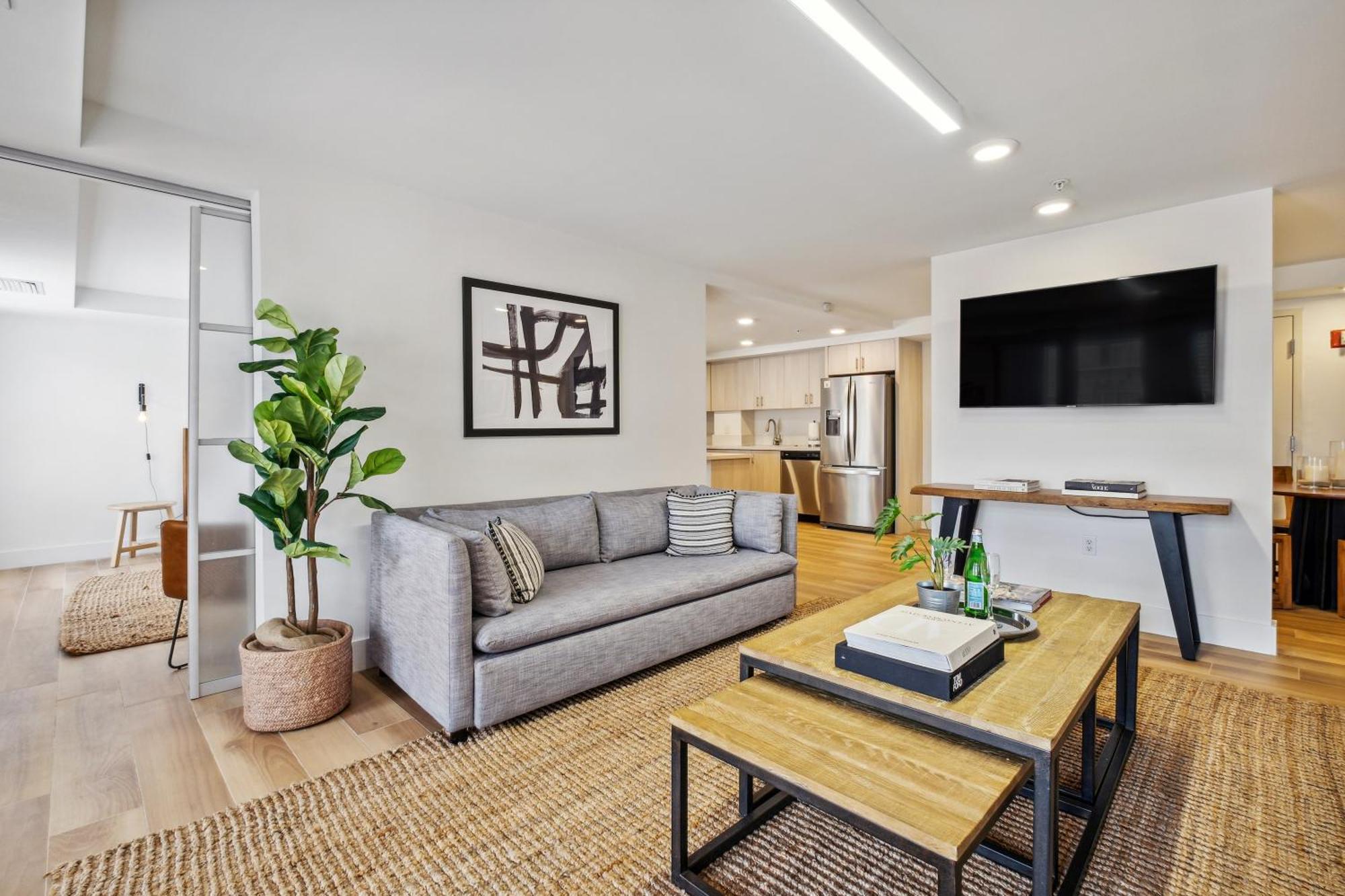 Stylish Modern At Gables Grand Plaza In Apartment Miami