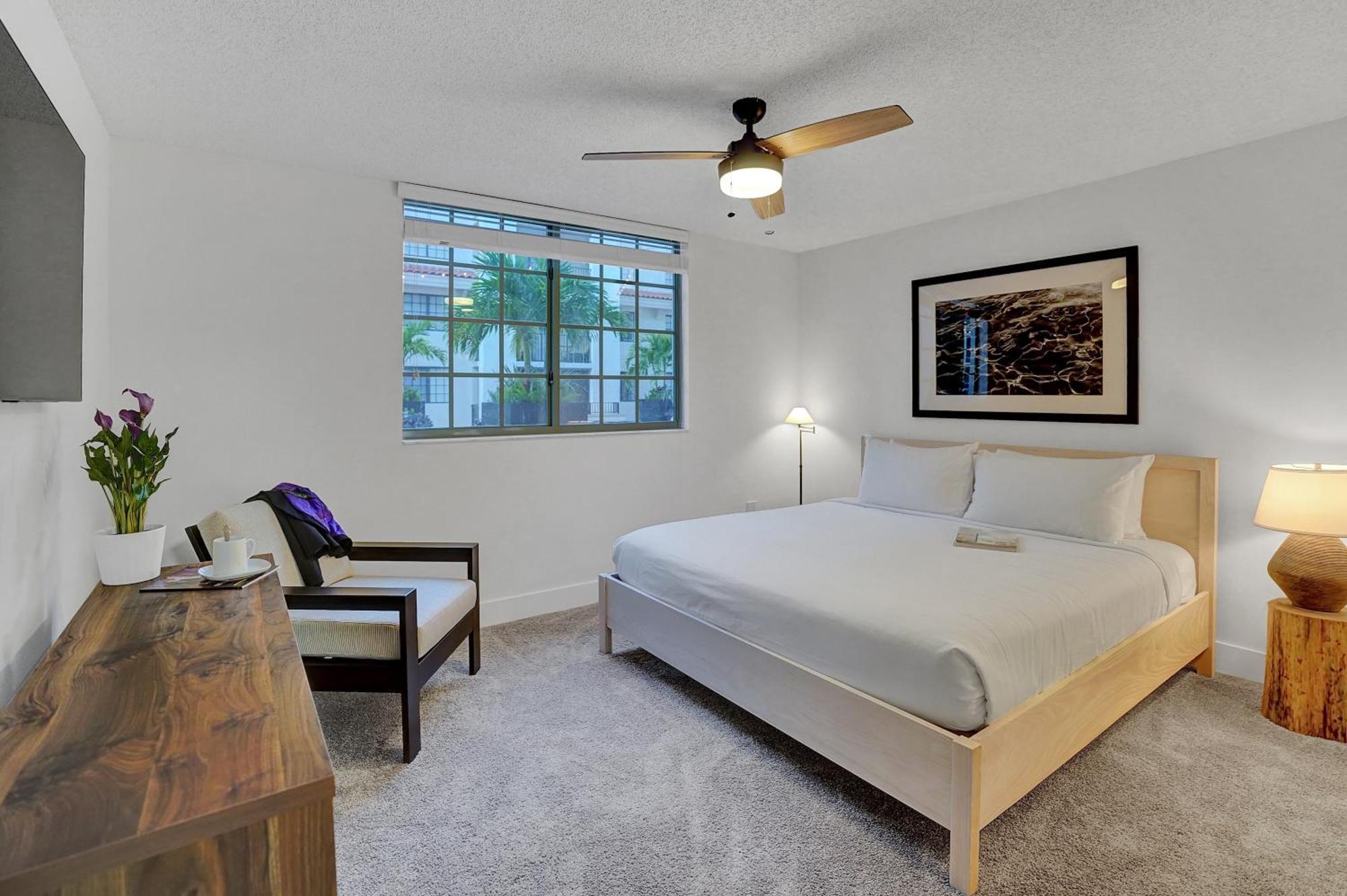 Stylish Modern At Gables Grand Plaza In Apartment