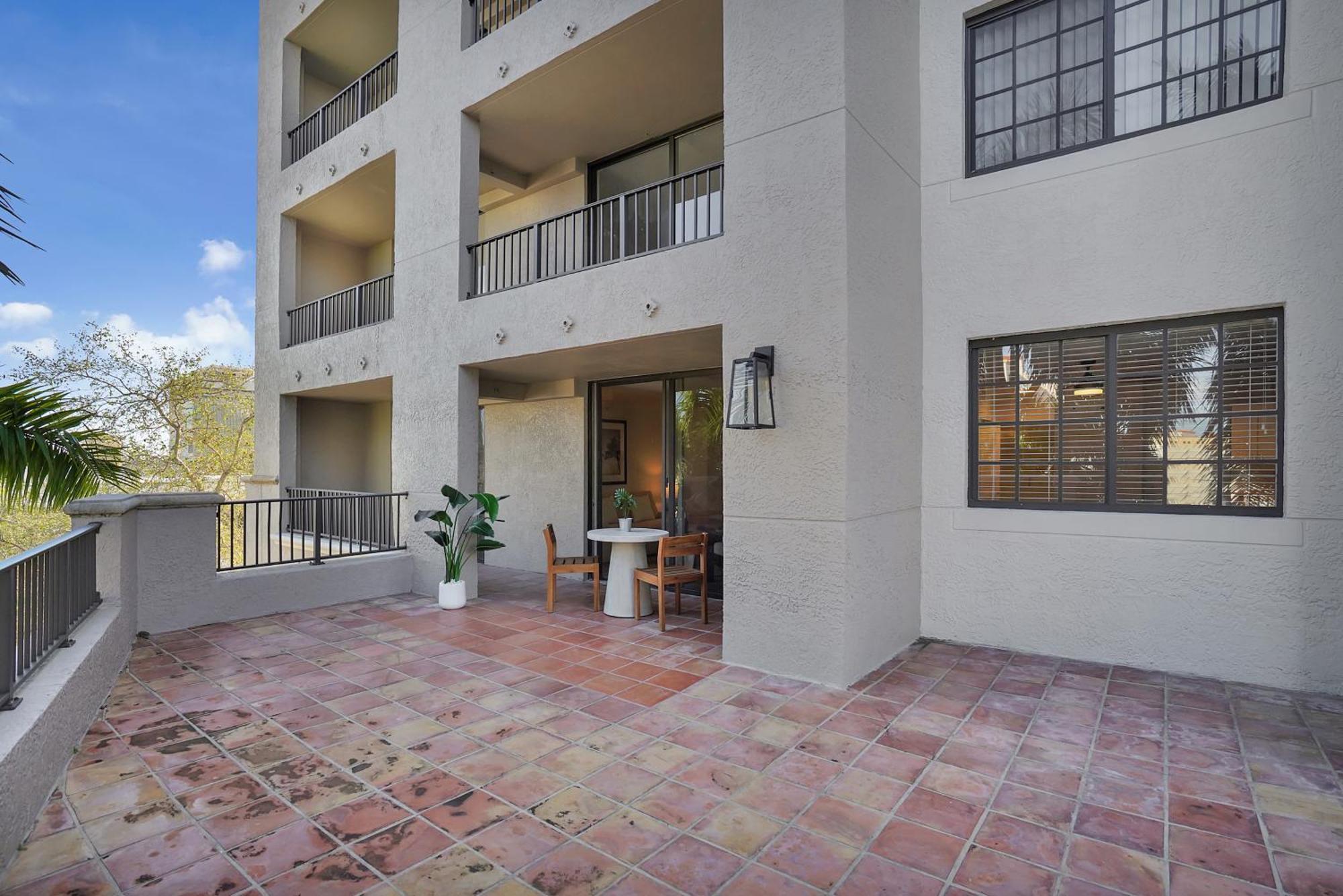 Apartment Stylish Modern At Gables Grand Plaza In