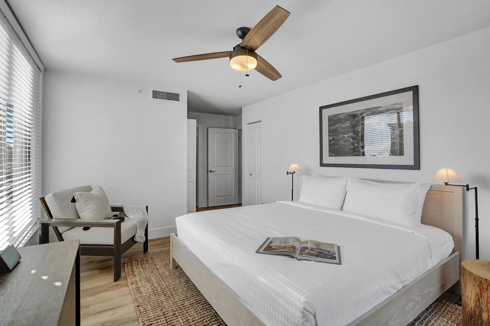 Apartment Stylish Modern At Gables Grand Plaza In