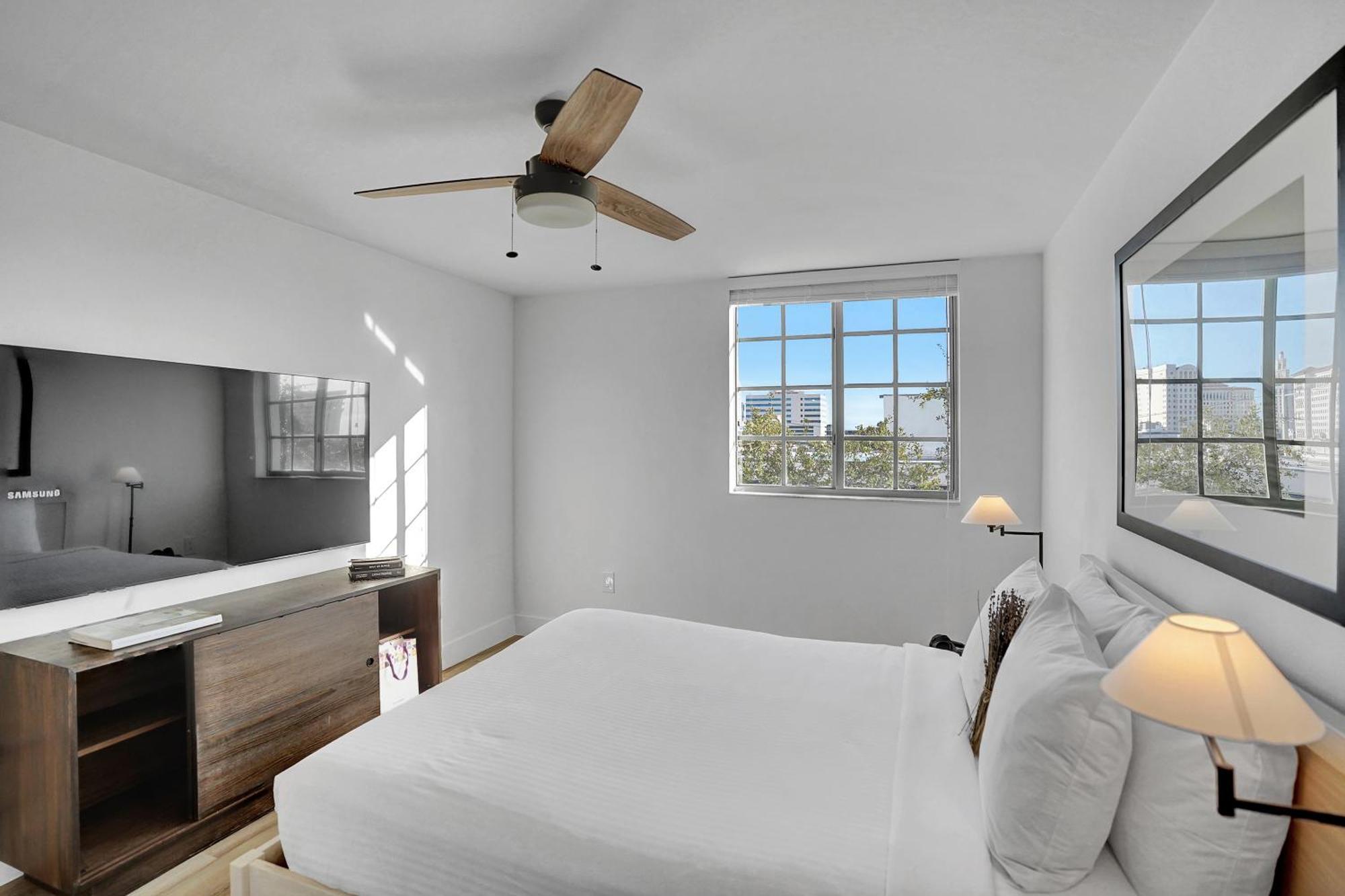 Apartment Stylish Modern At Gables Grand Plaza In