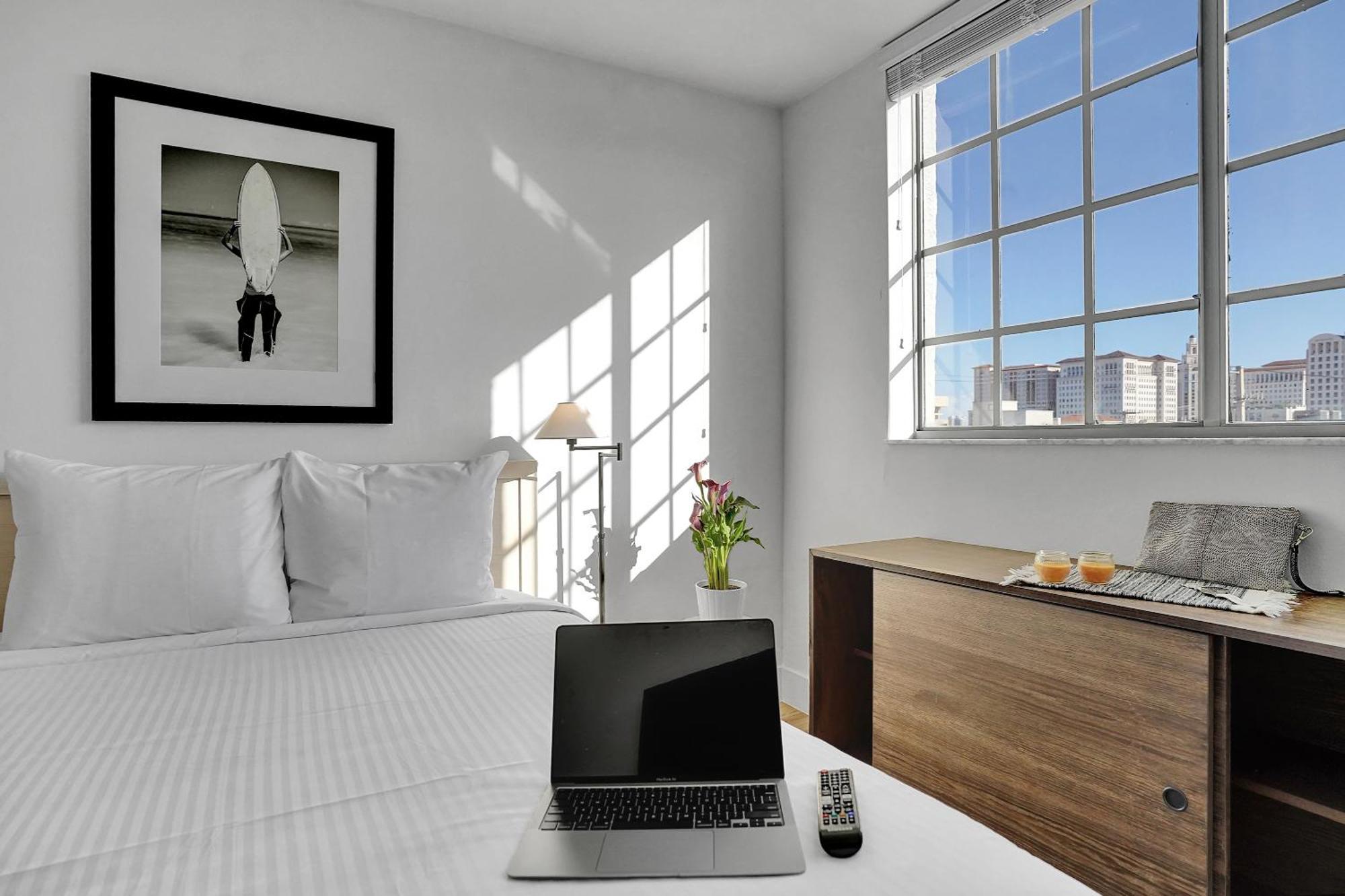 Apartment Stylish Modern At Gables Grand Plaza In
