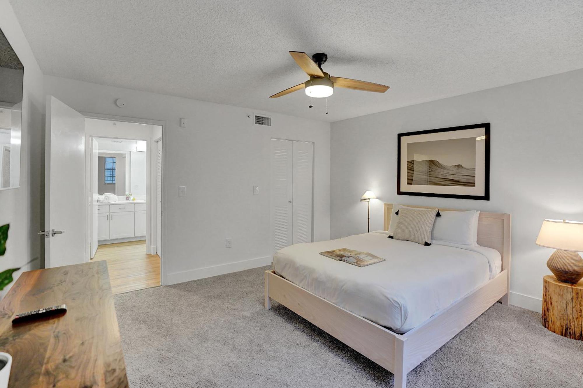 Stylish Modern At Gables Grand Plaza In Apartment *