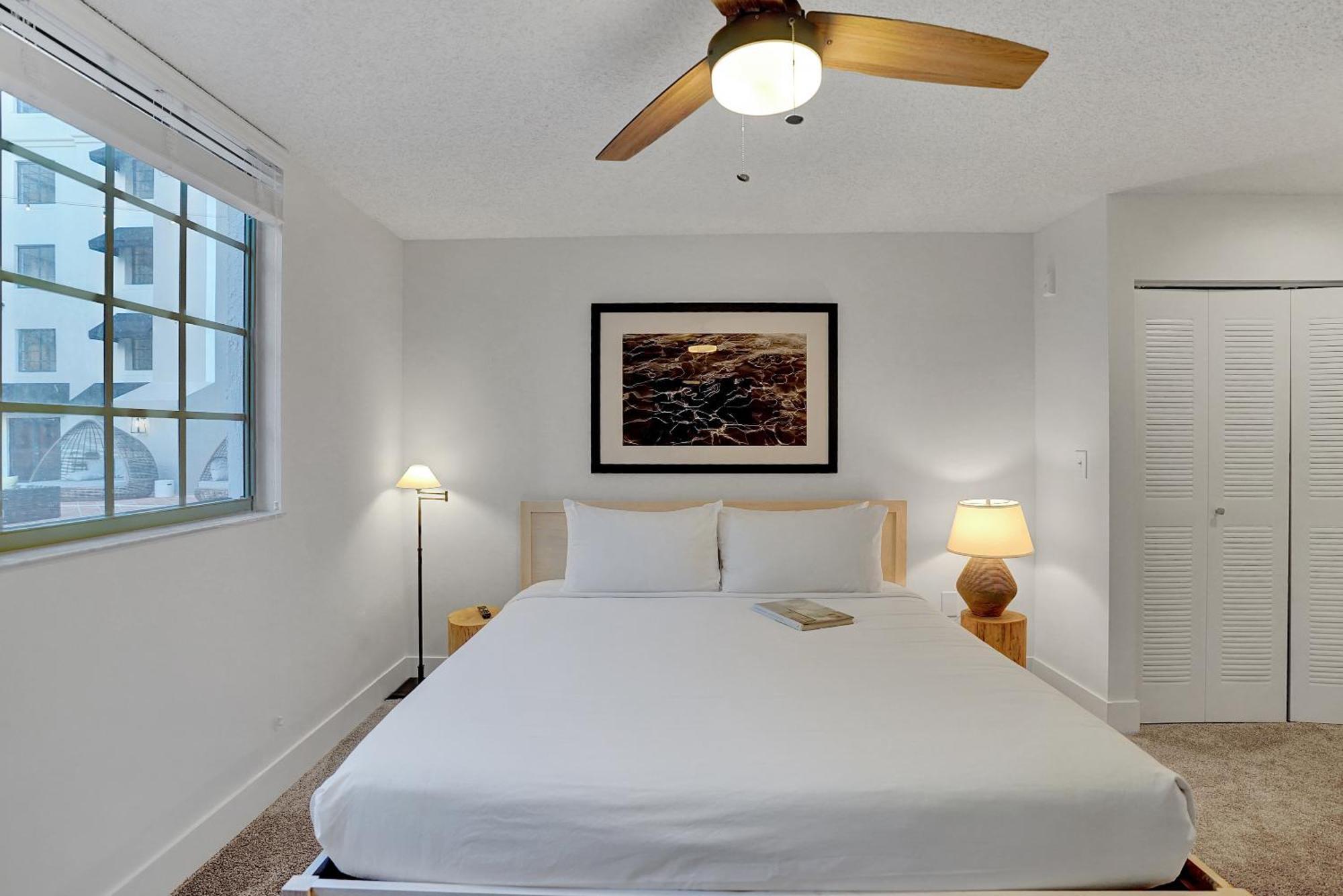Apartment Stylish Modern At Gables Grand Plaza In *