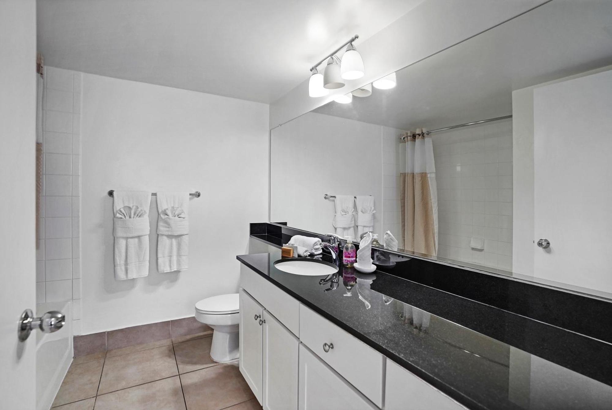 Apartment Stylish Modern At Gables Grand Plaza In *