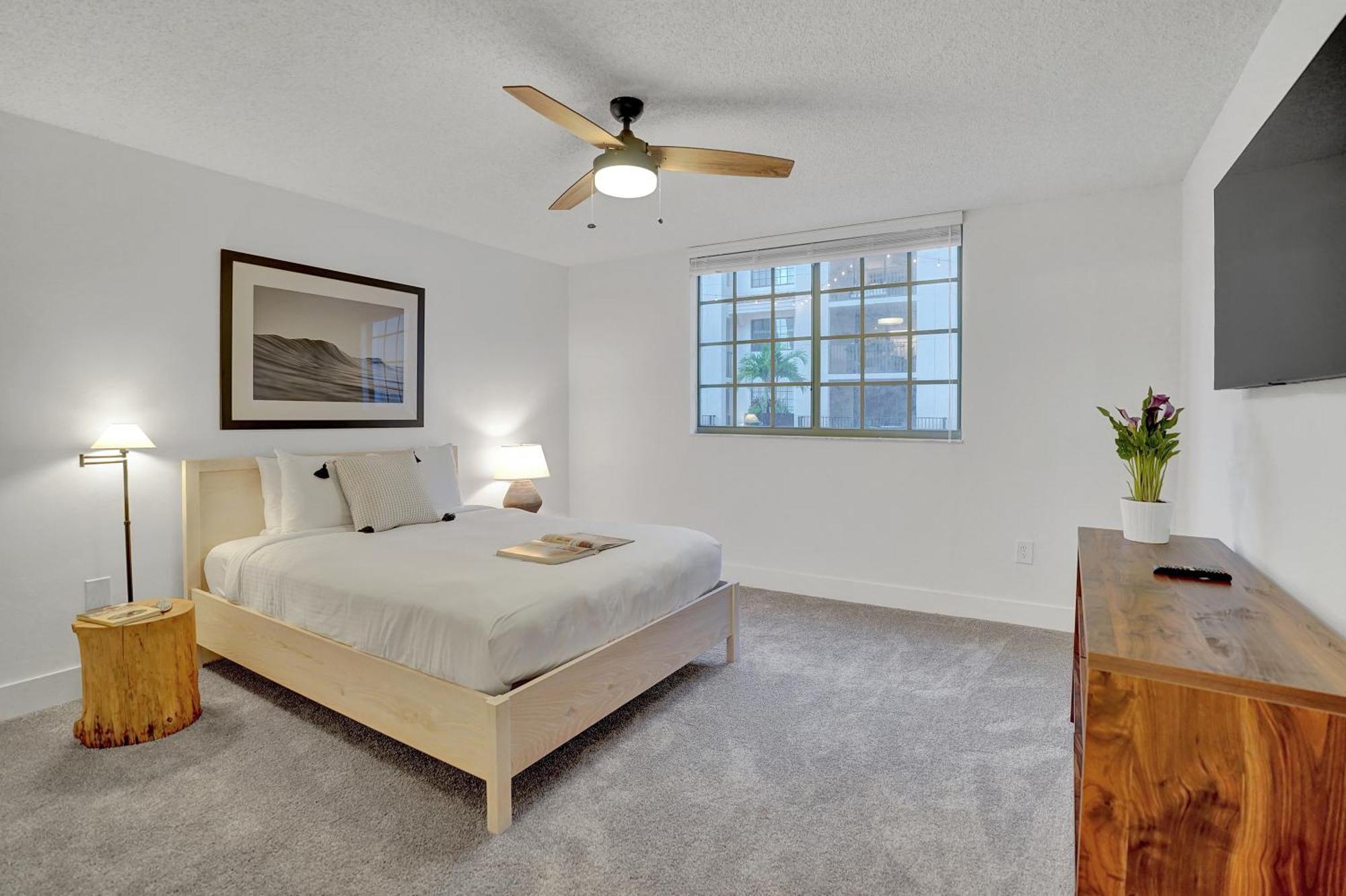 Apartment Stylish Modern At Gables Grand Plaza In Miami