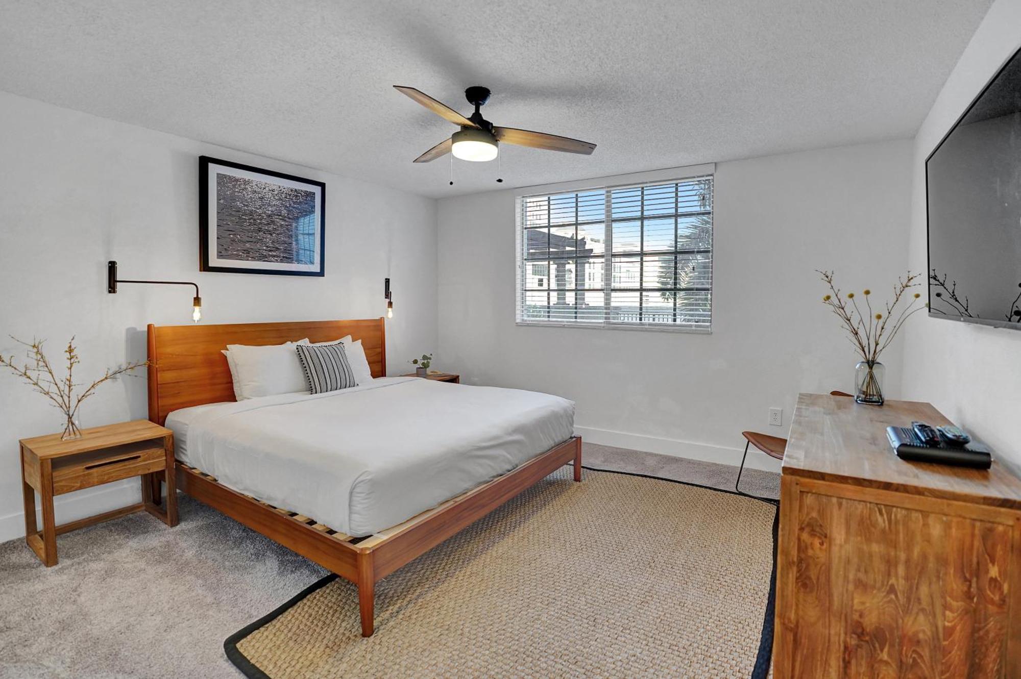 Stylish Modern At Gables Grand Plaza In Apartment