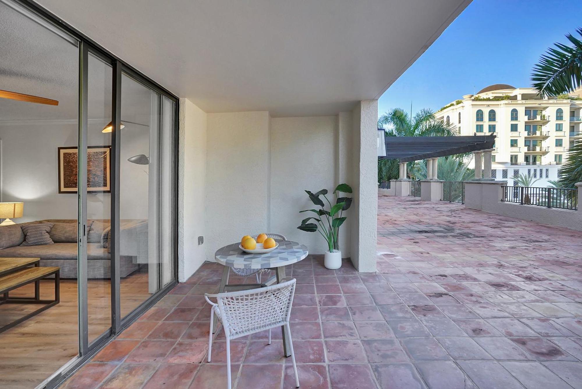 Apartment Stylish Modern At Gables Grand Plaza In Miami