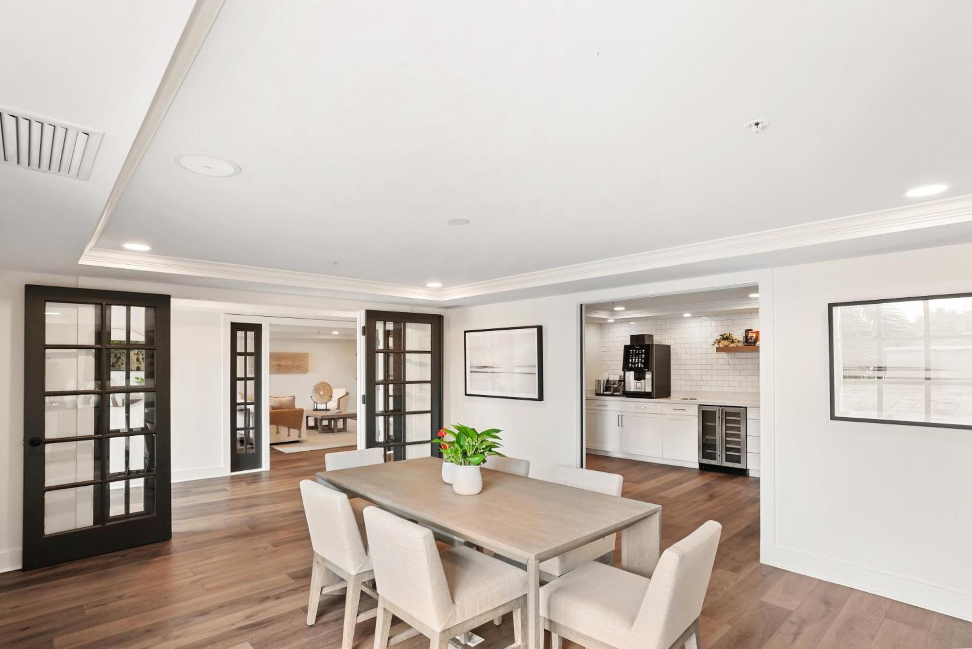 Apartment Stylish Modern At Gables Grand Plaza In Miami