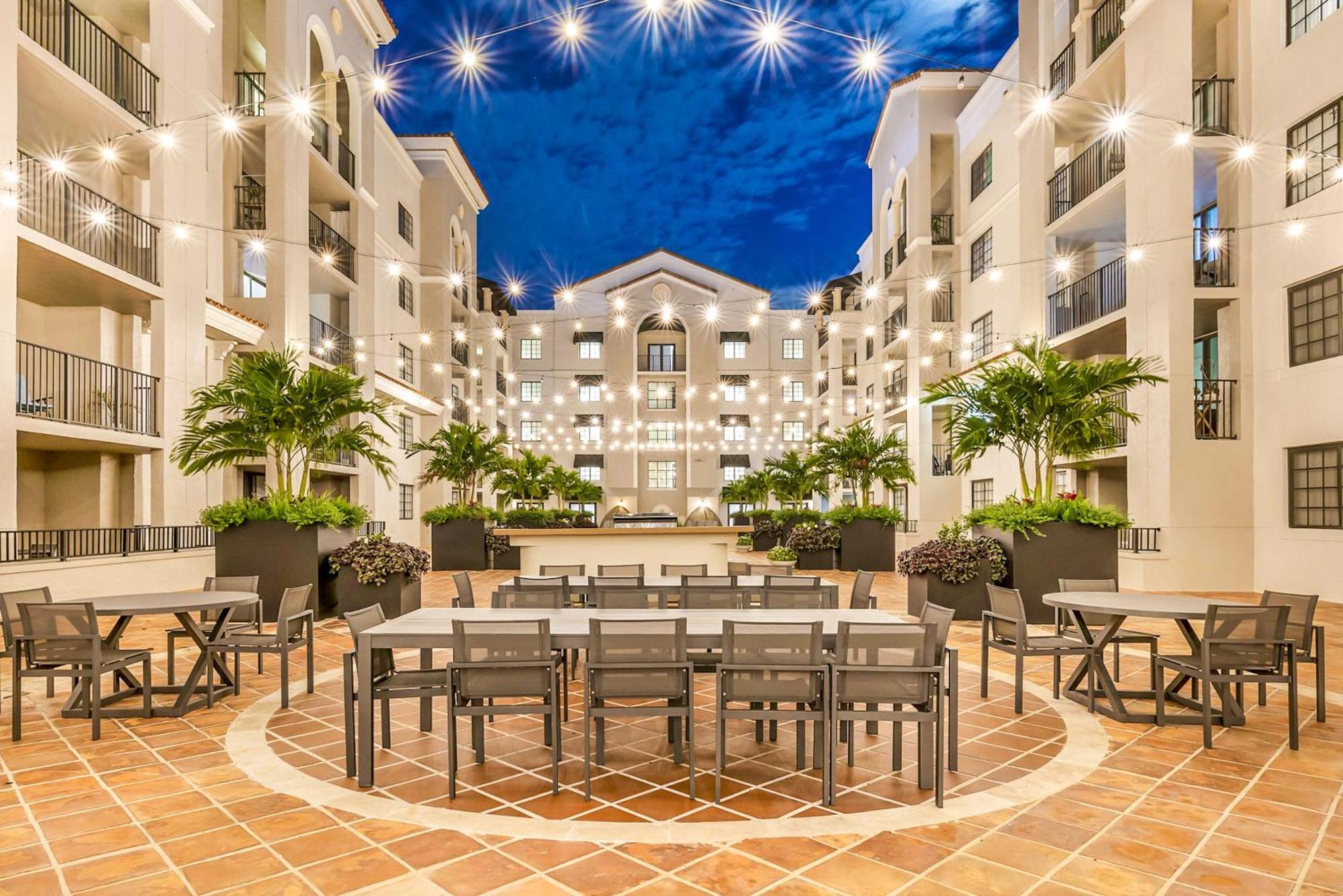 Apartment Stylish Modern At Gables Grand Plaza In